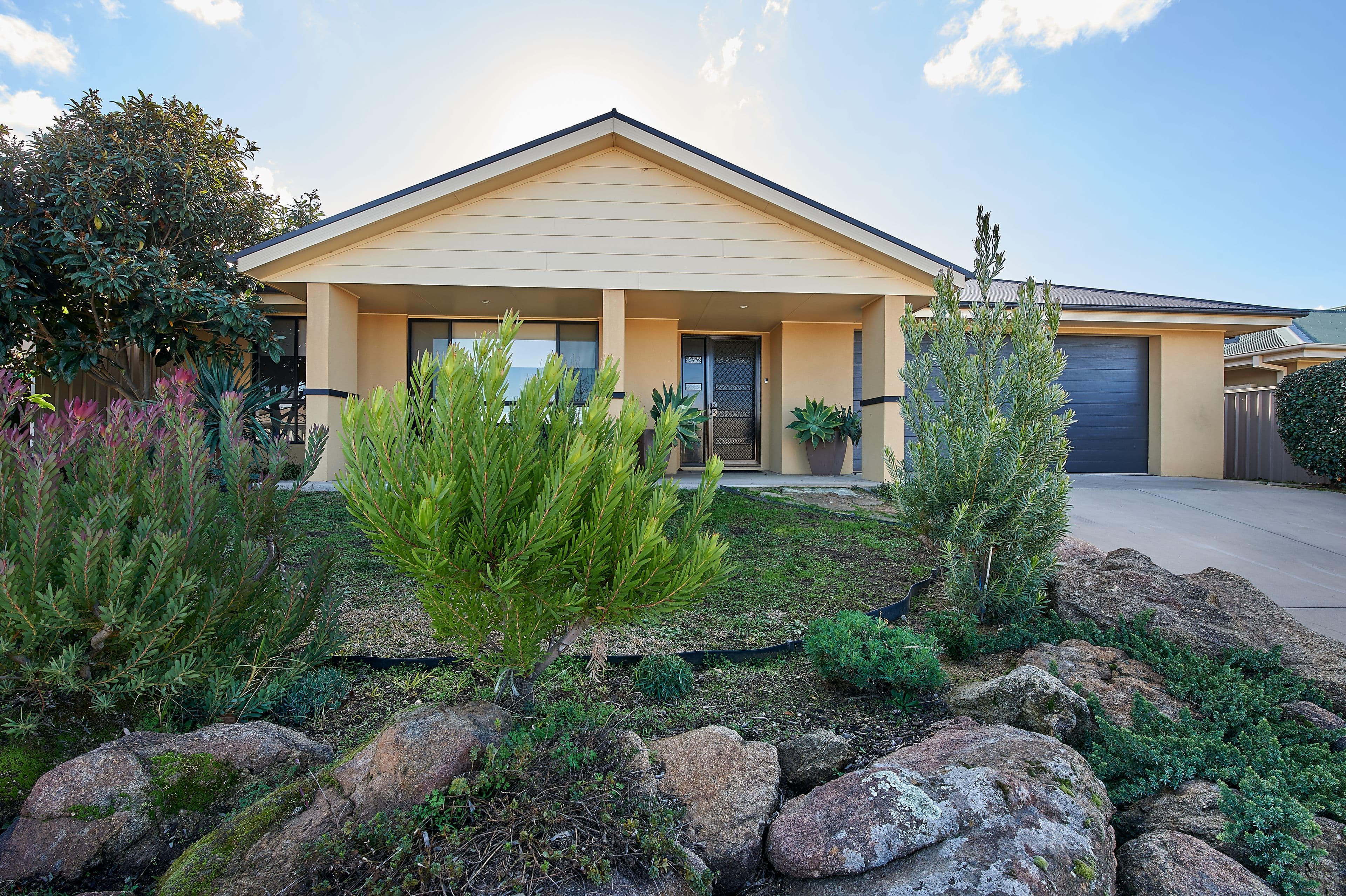 22 Mirrul Street, Glenfield Park - Image 1