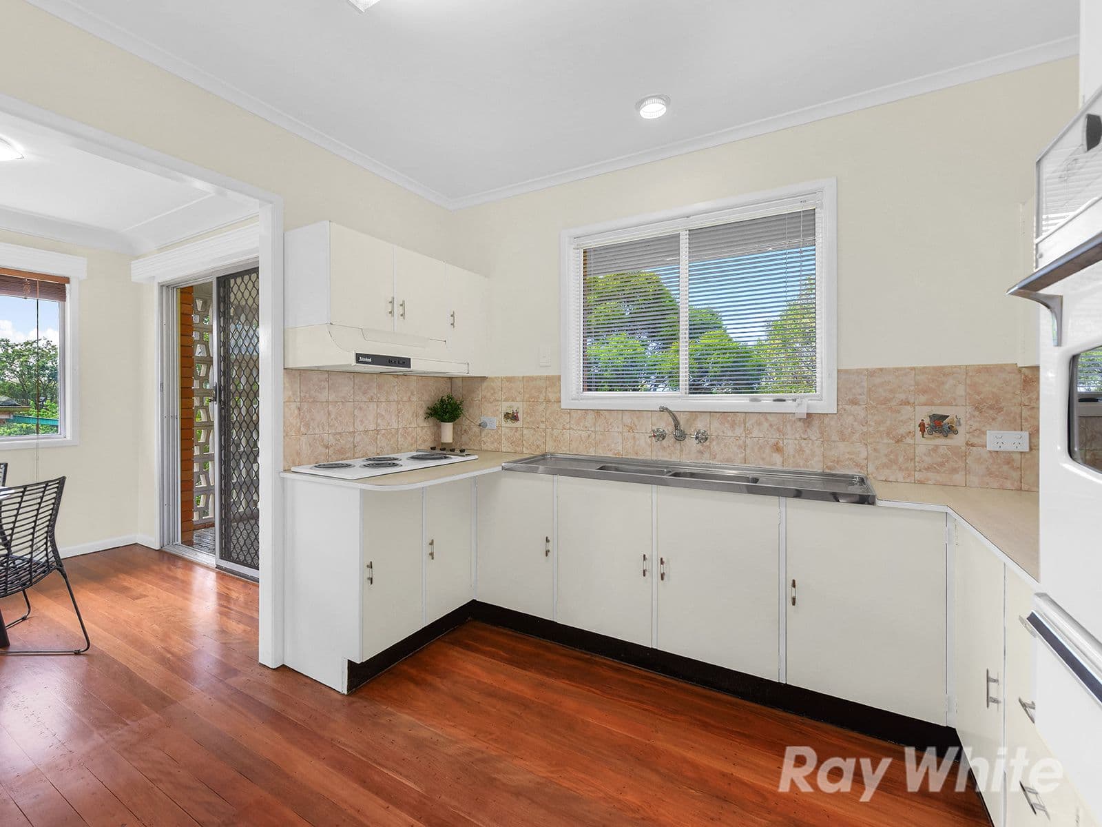 9 Widmark Street, Stafford Heights QLD 4053, Stafford Heights - Thumbnail 6