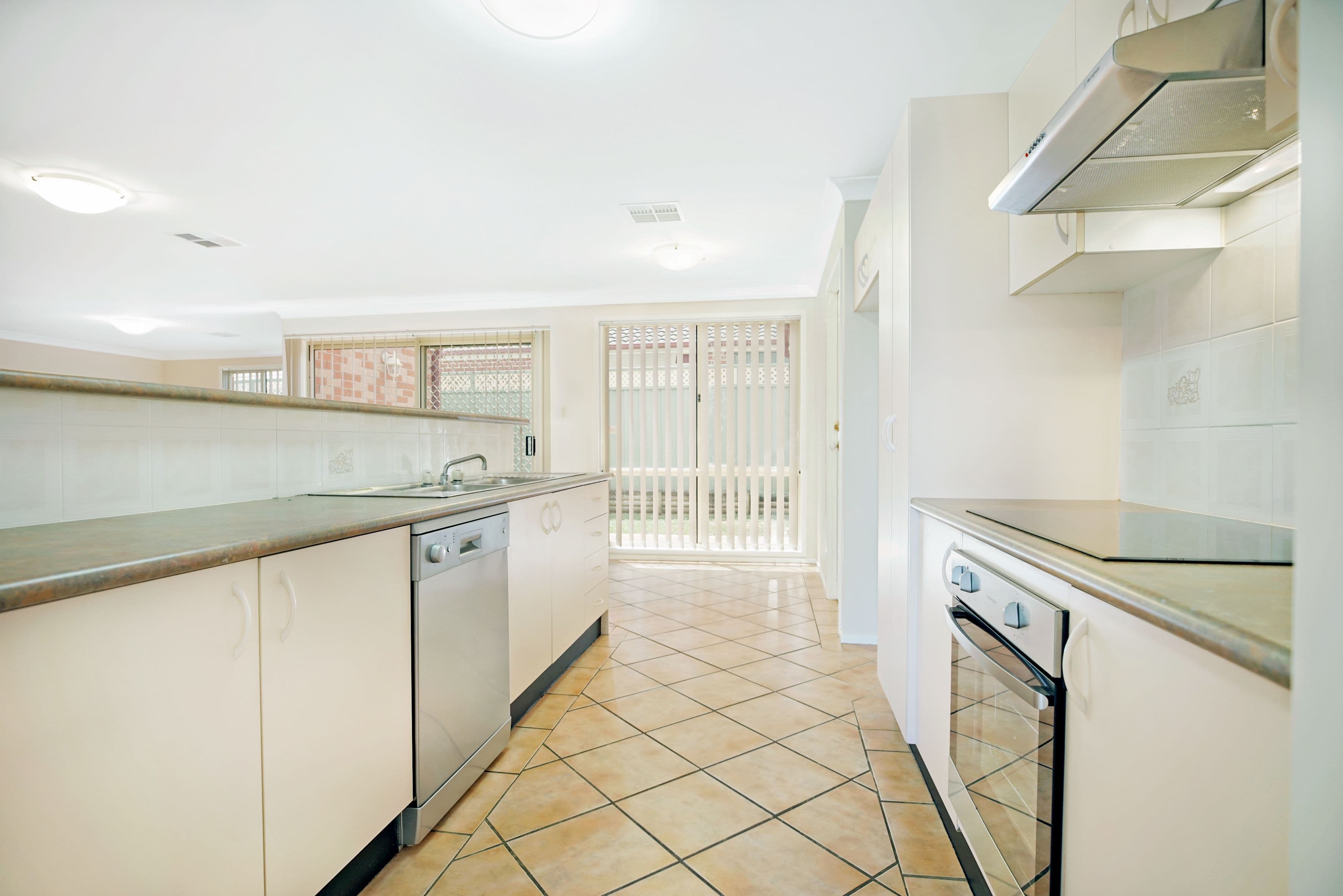 2 Butcherbird Place, Glenmore Park - Thumbnail 6