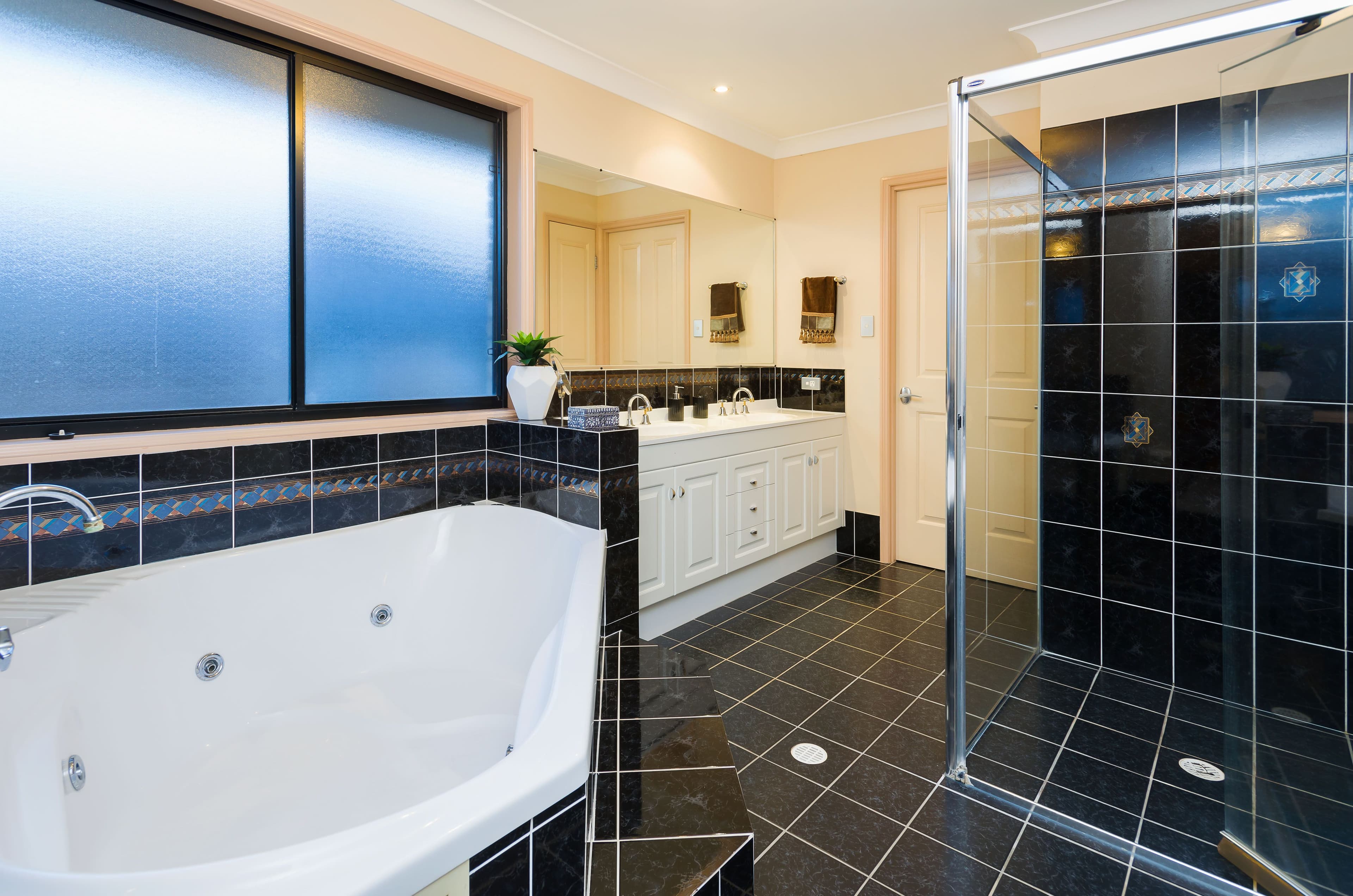 6 Picardie Close, Mansfield QLD 4122, Mansfield - Thumbnail 8