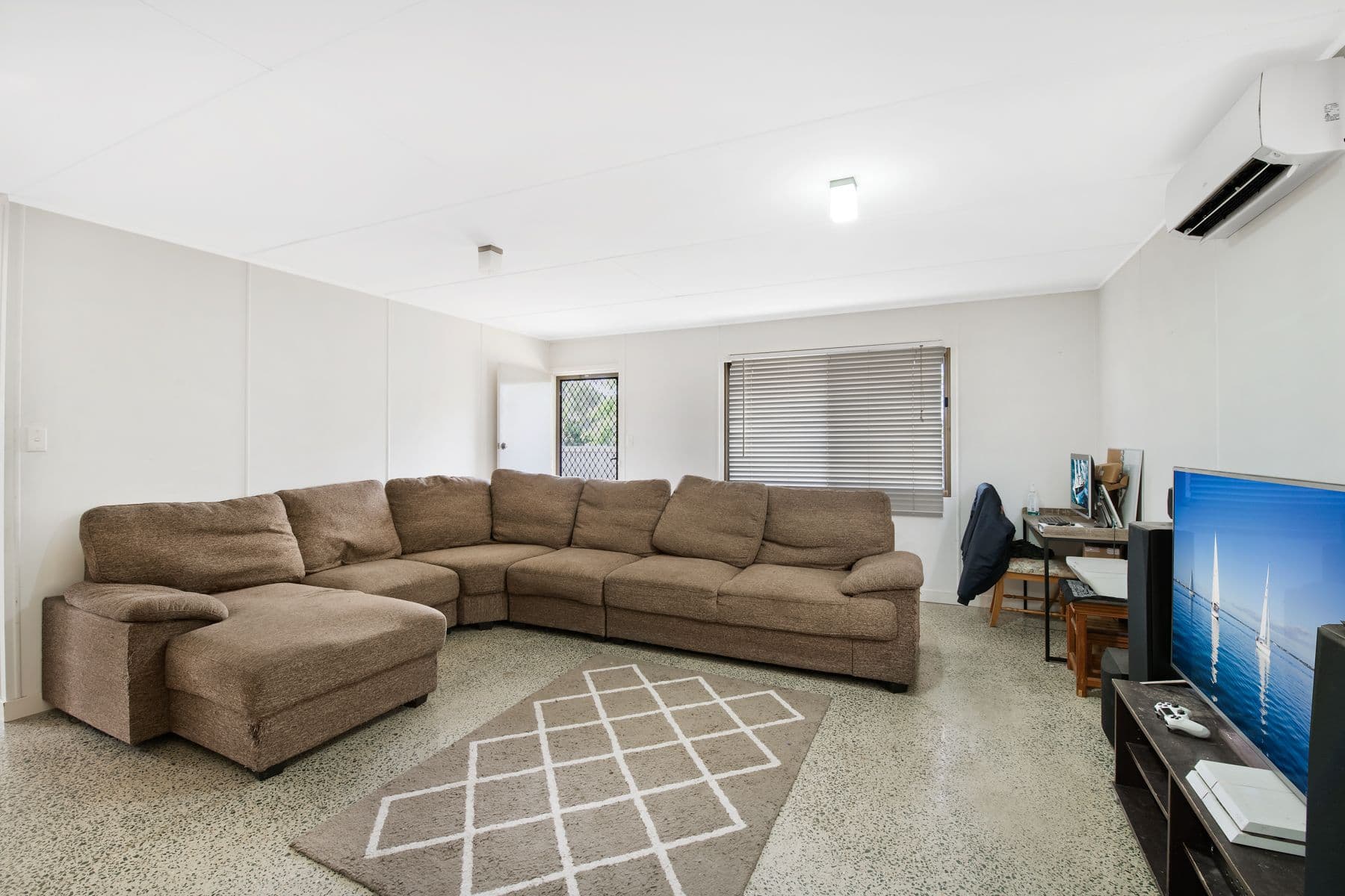104 Kitchener Road, Kedron QLD 4031, Kedron - Thumbnail 3