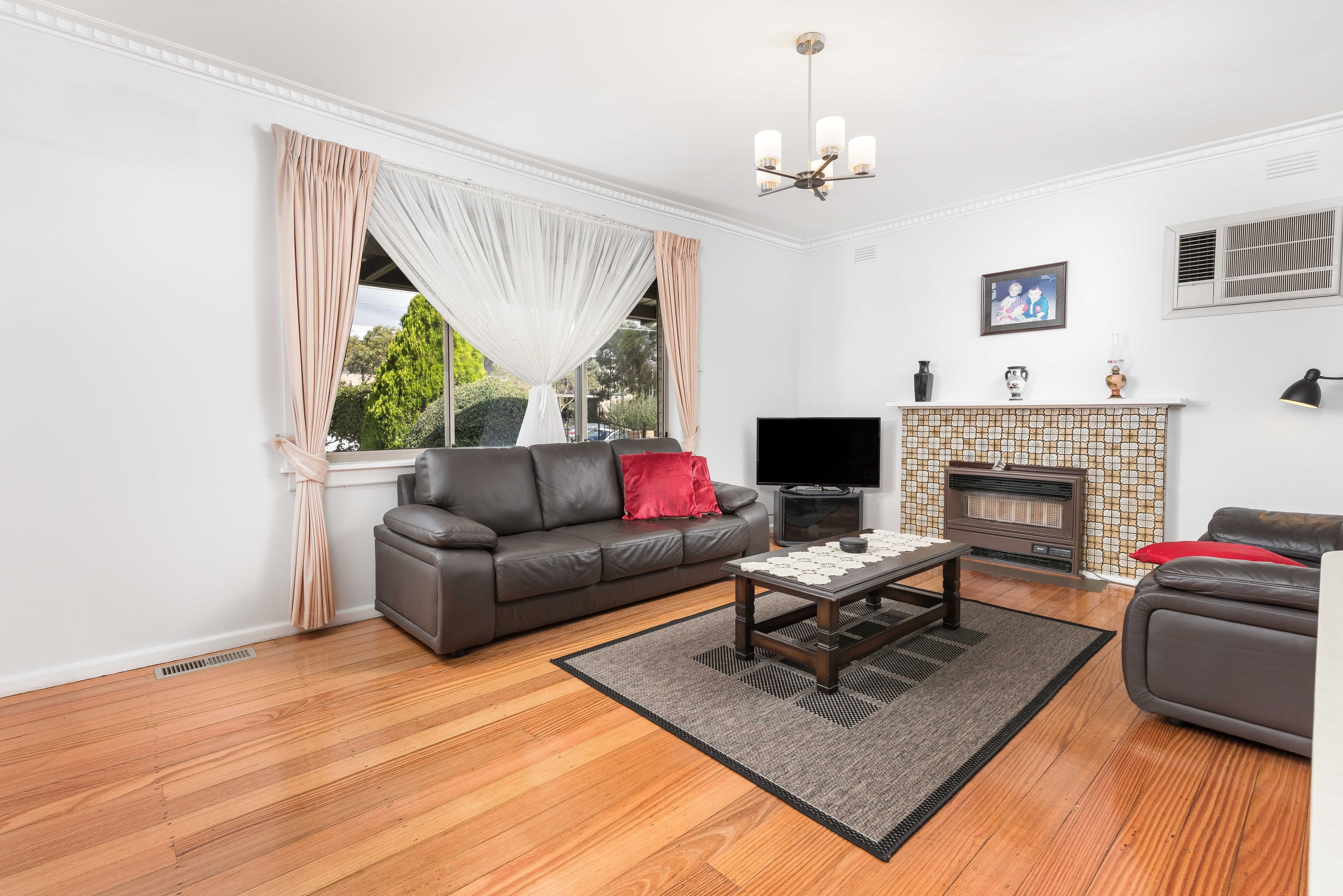 36 Tunaley Parade, Reservoir VIC 3073, Reservoir - Thumbnail 4