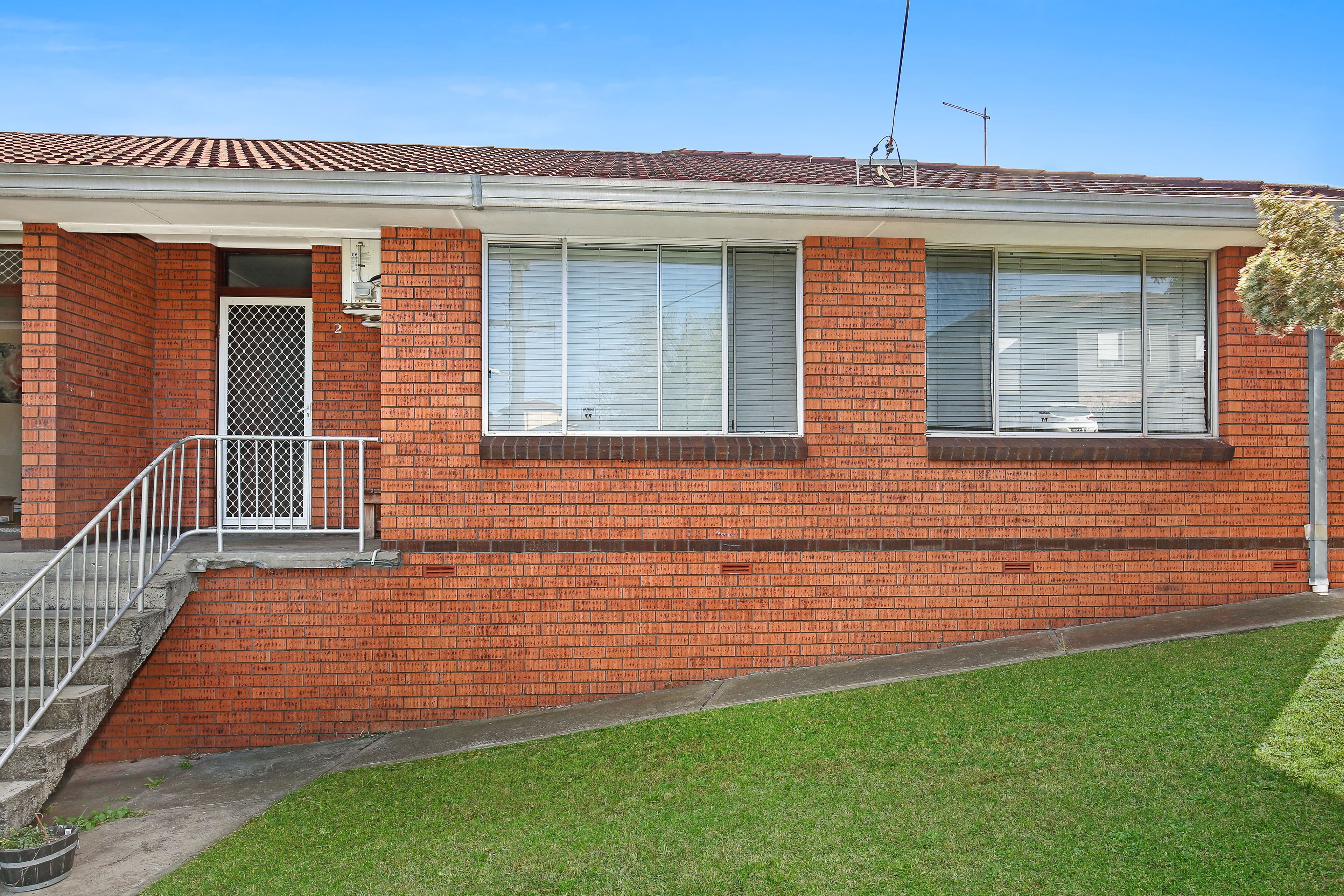 1 Melinda Grove, Lake Heights NSW 2502, Lake Heights - Thumbnail 2