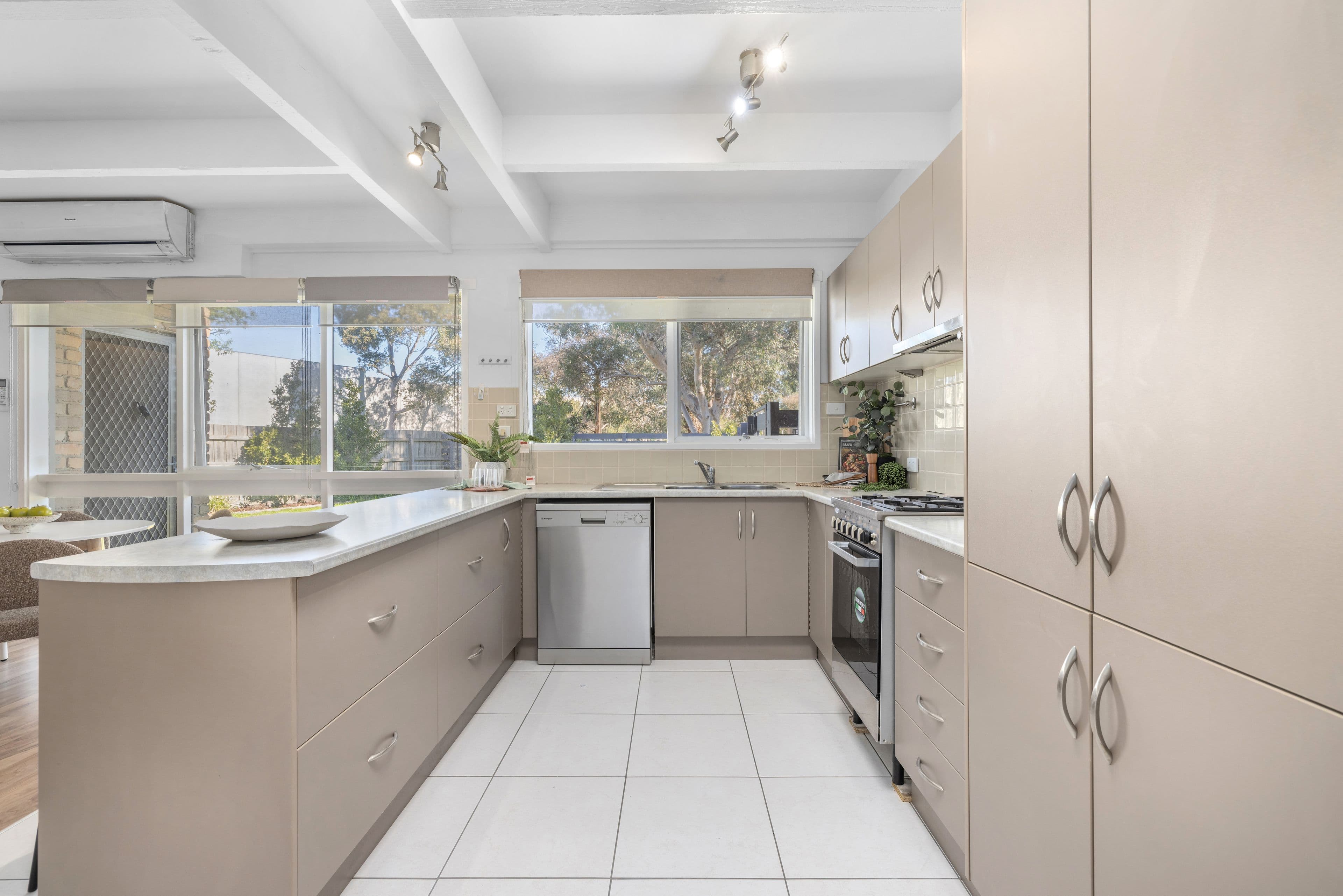 12-14 Hamilton Road, Bayswater North VIC 3153, Bayswater North - Thumbnail 3