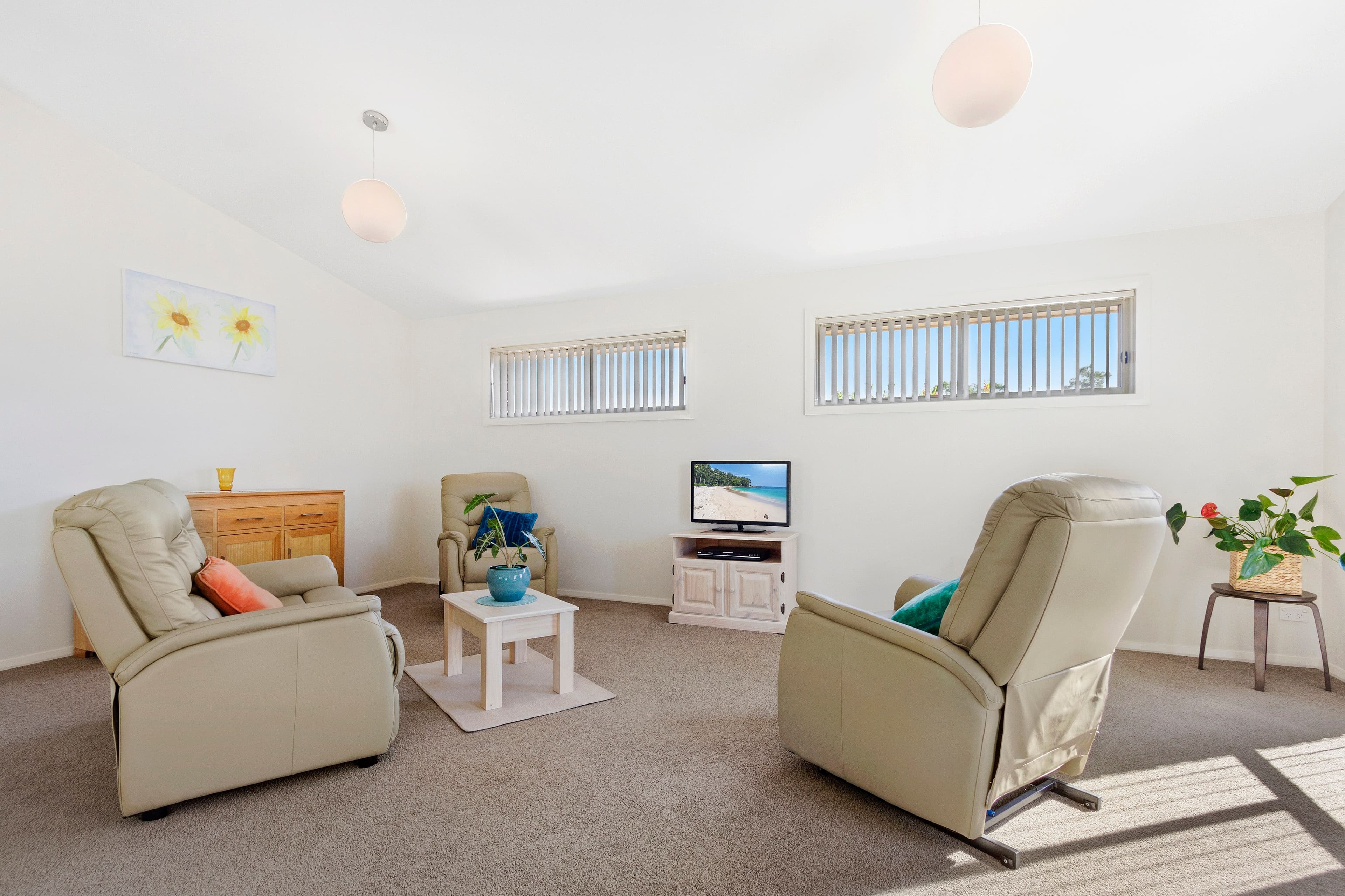 4 Hunter Place, Sunshine Bay - Thumbnail 2