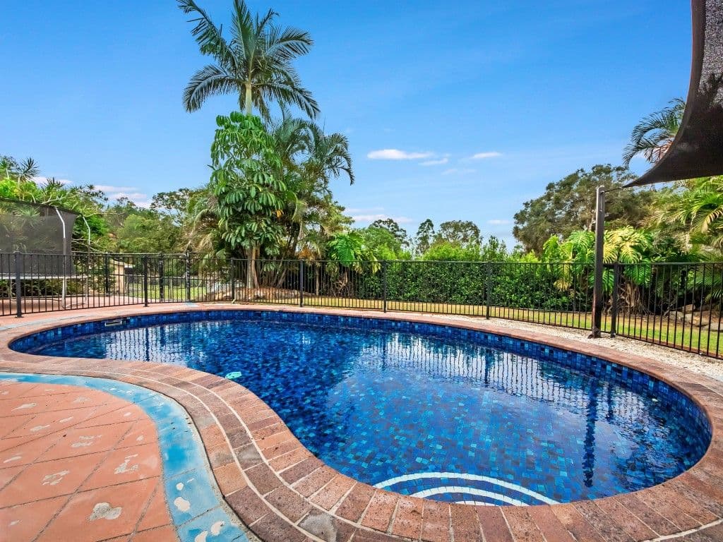 8 Mendooran Court, Oxenford QLD 4210, Oxenford - Thumbnail 2