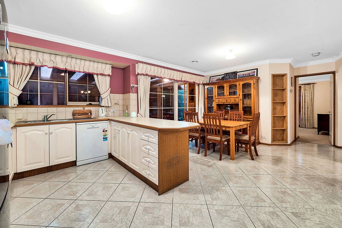 6 Yaltara Close, Cranbourne West VIC 3977, Cranbourne West - Thumbnail 5