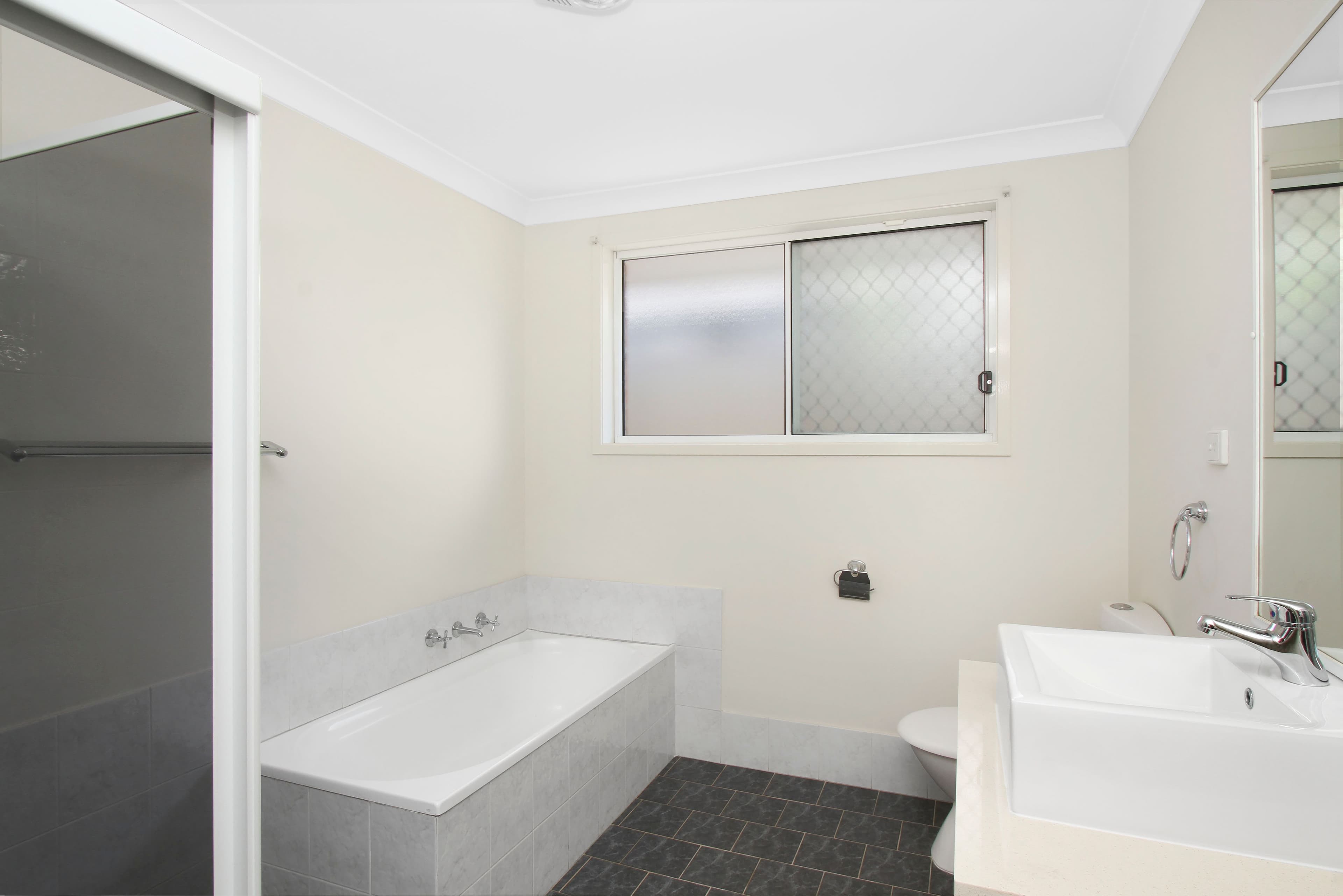 3 Armidale Avenue, Hoxton Park NSW 2171, Hoxton Park - Thumbnail 5