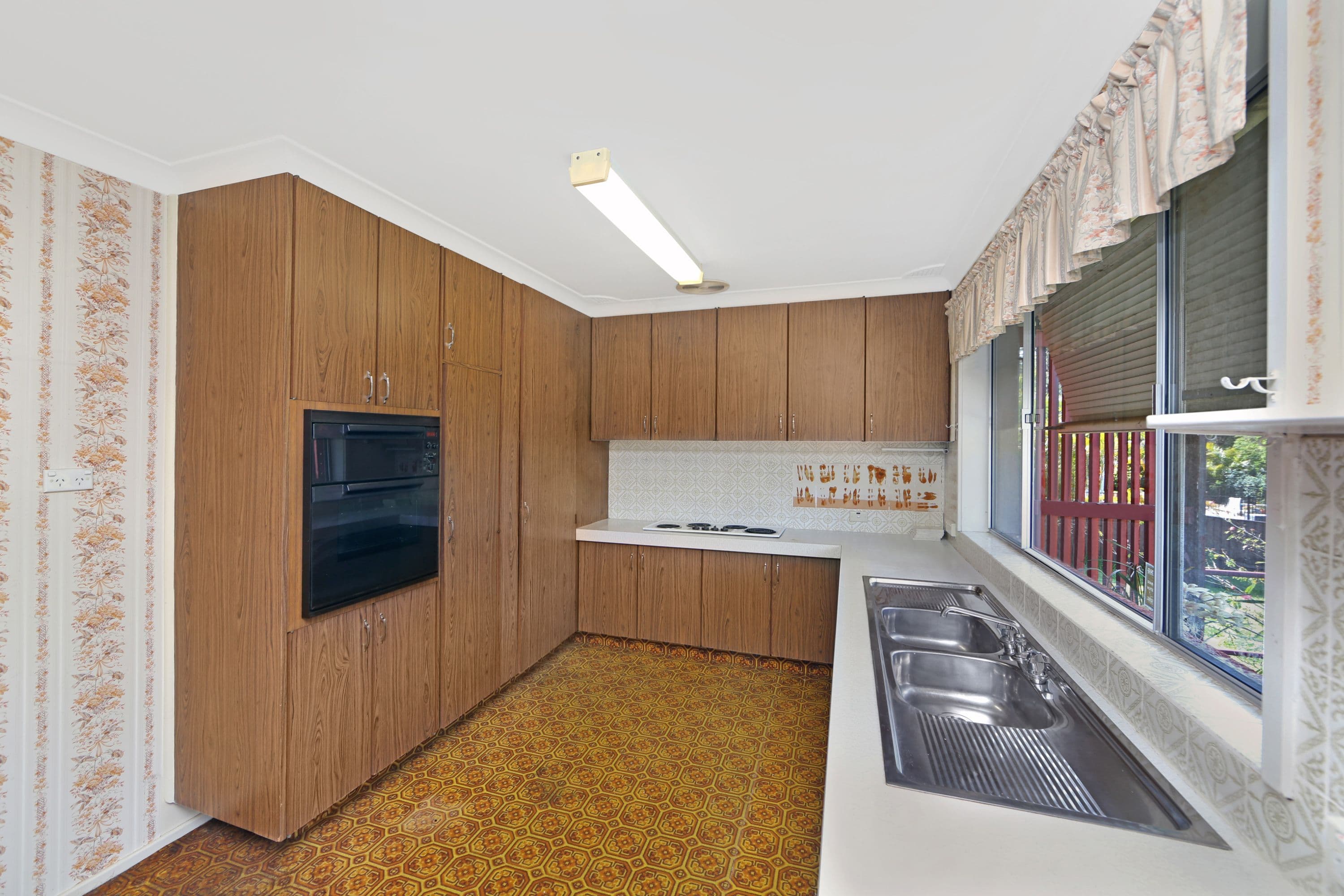19 Grandview Parade, Gorokan - Thumbnail 3