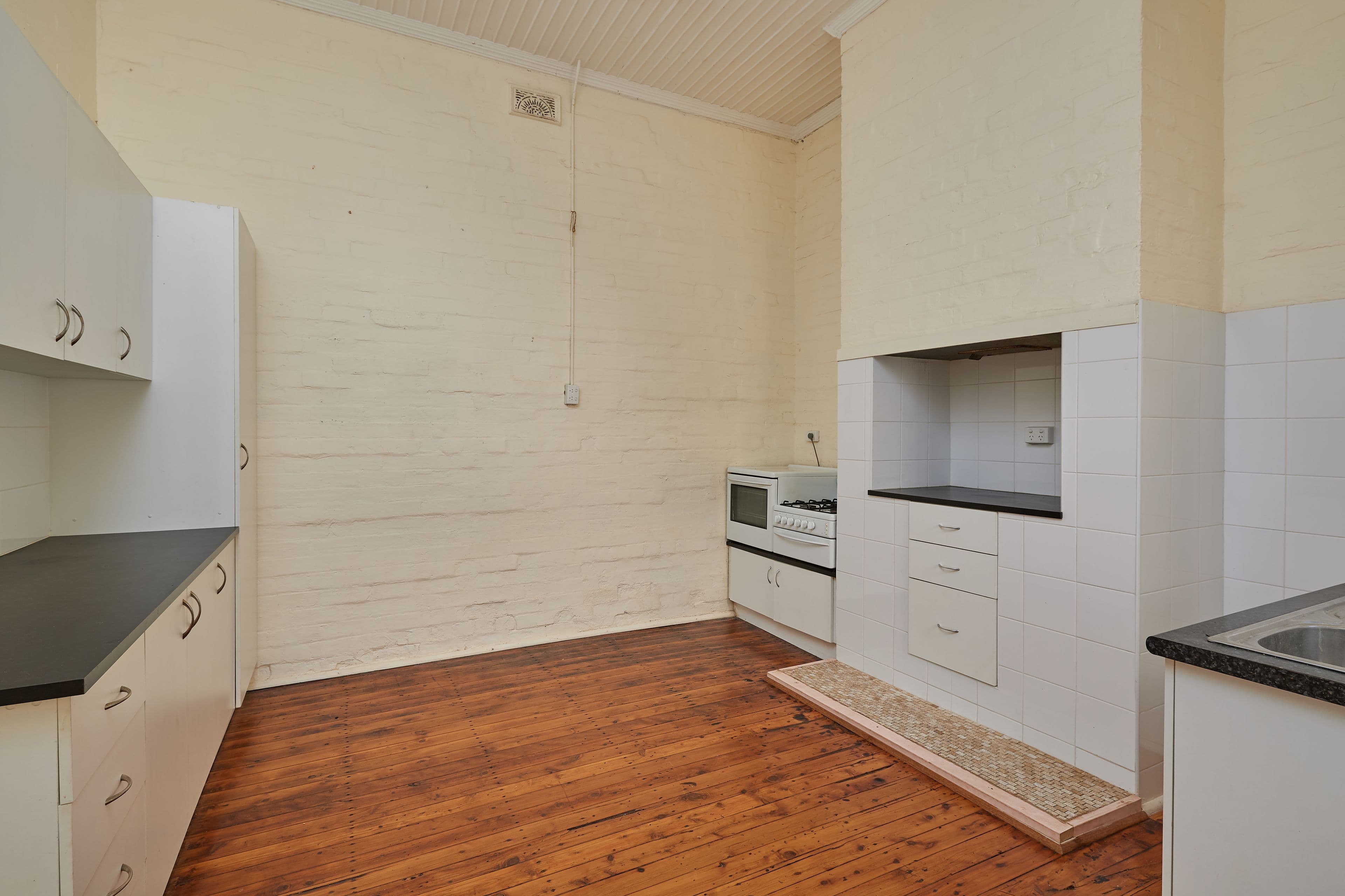 104 Cowabbie Street, Coolamon - Thumbnail 2