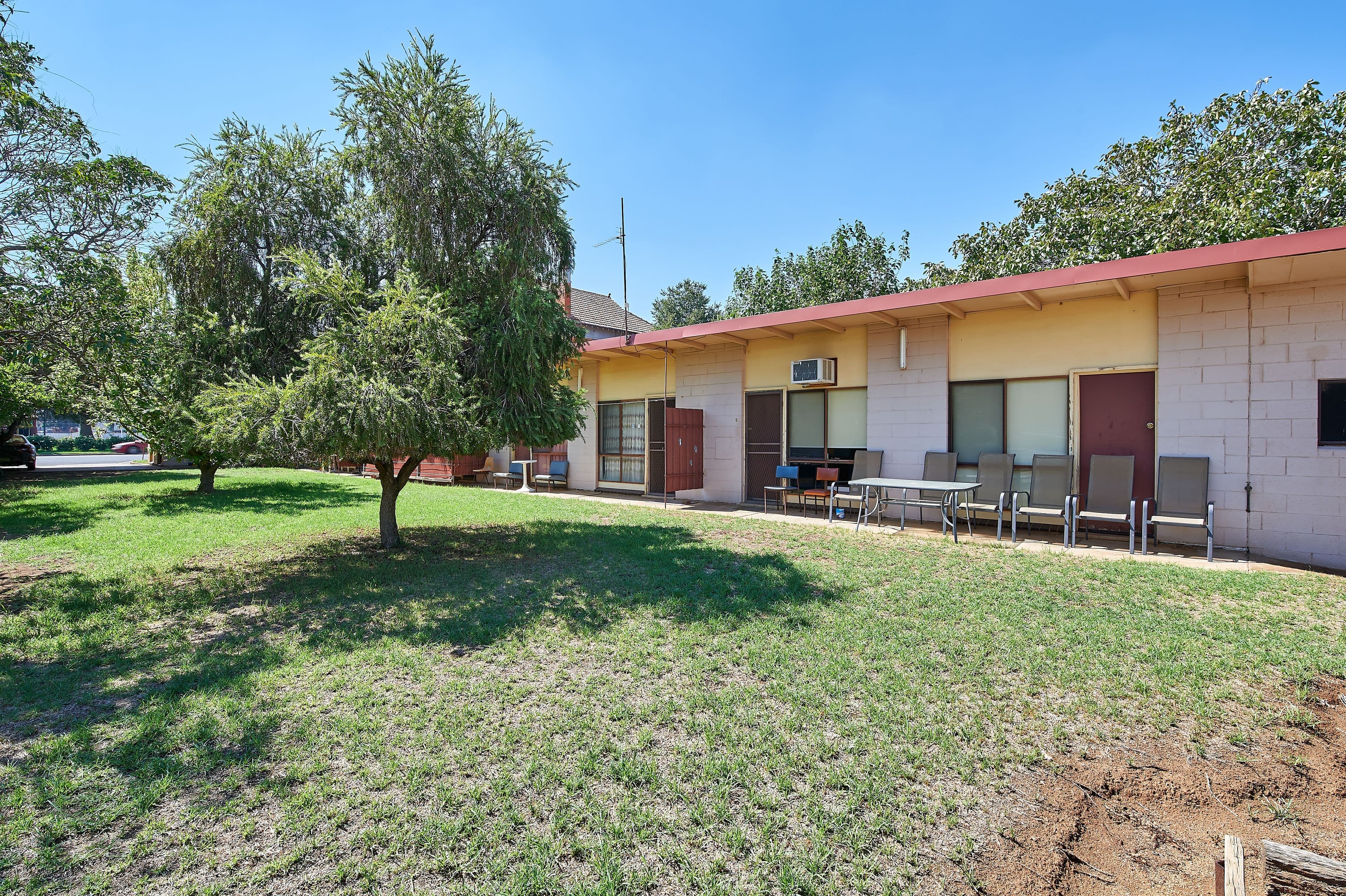 95 Broadway, Junee NSW 2663, Junee - Thumbnail 2