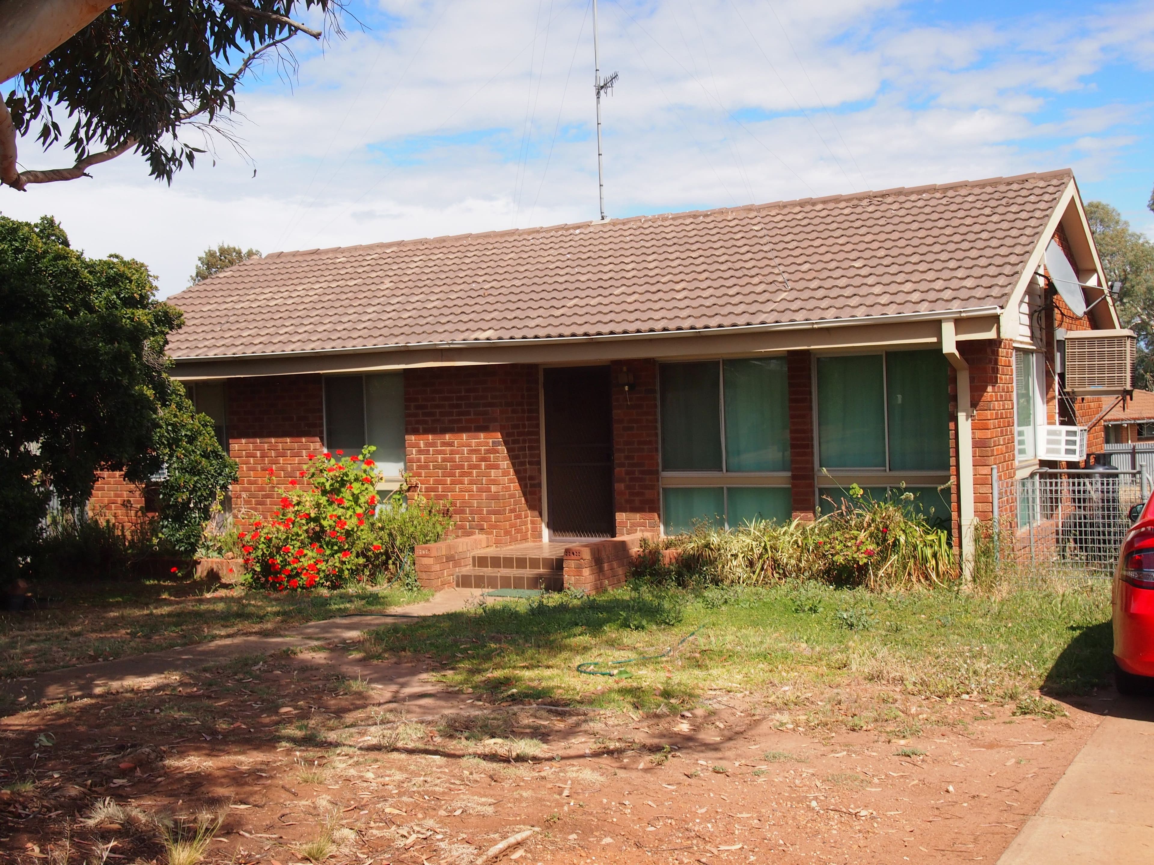 8 High Street, Condobolin - Image 1