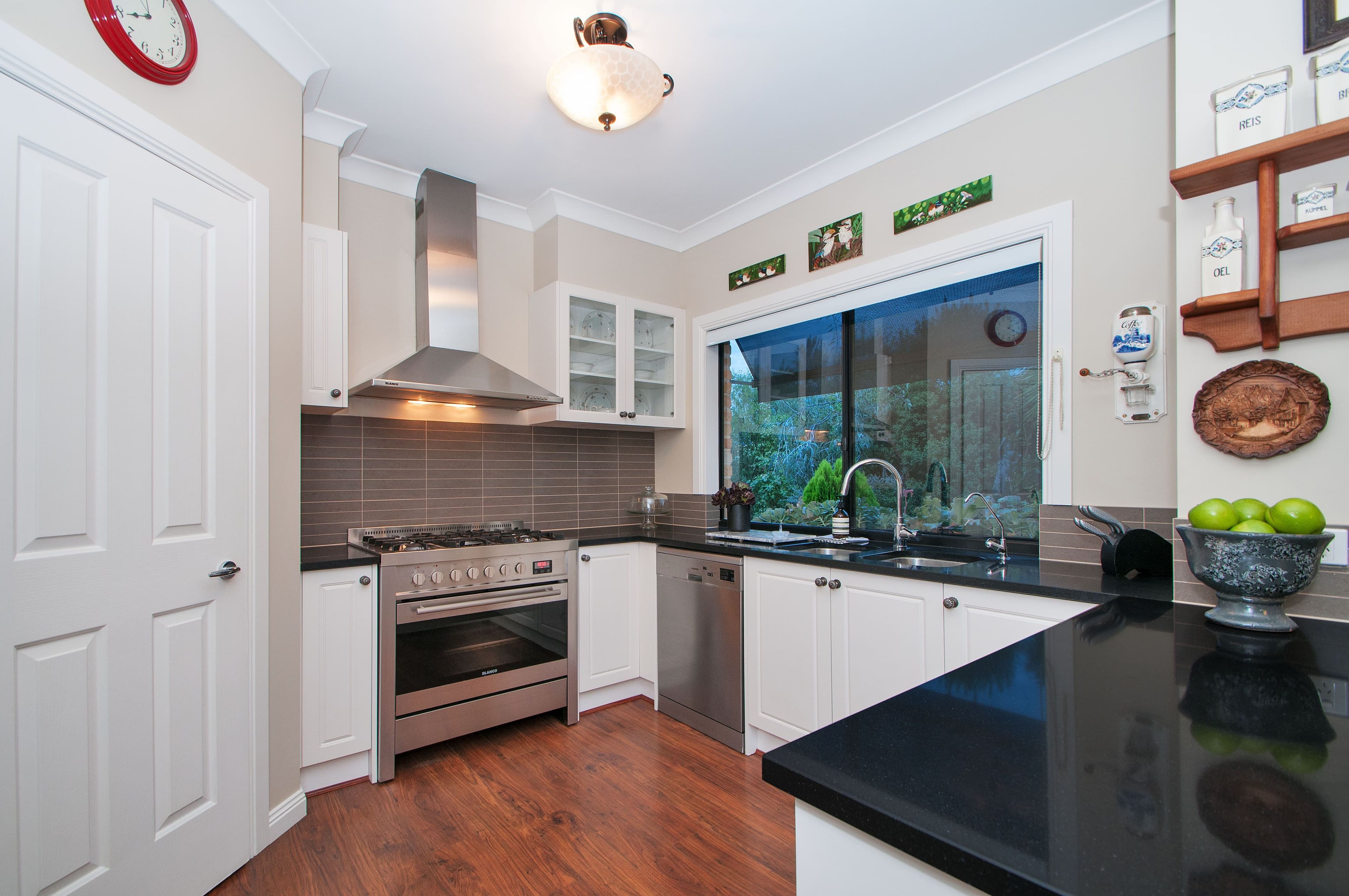 2 Lyndhurst Close, Croydon VIC 3136, Croydon - Thumbnail 2