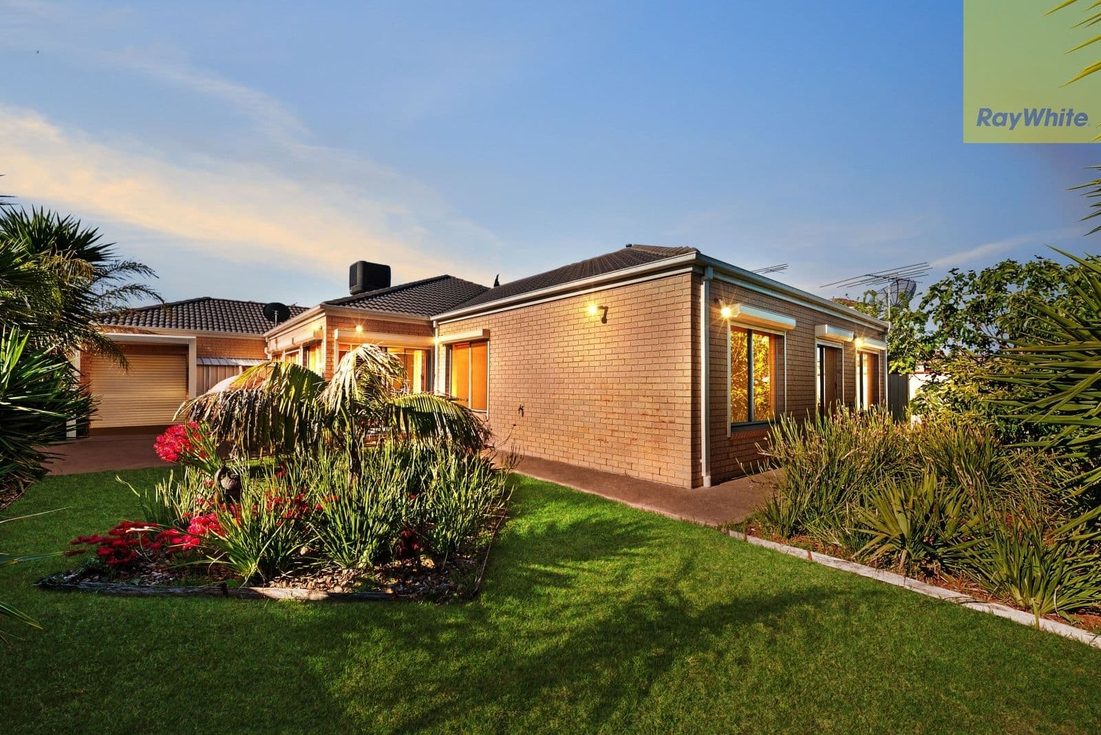 32 Tudor Rose Crescent, Sydenham VIC 3037, Sydenham - Image 1