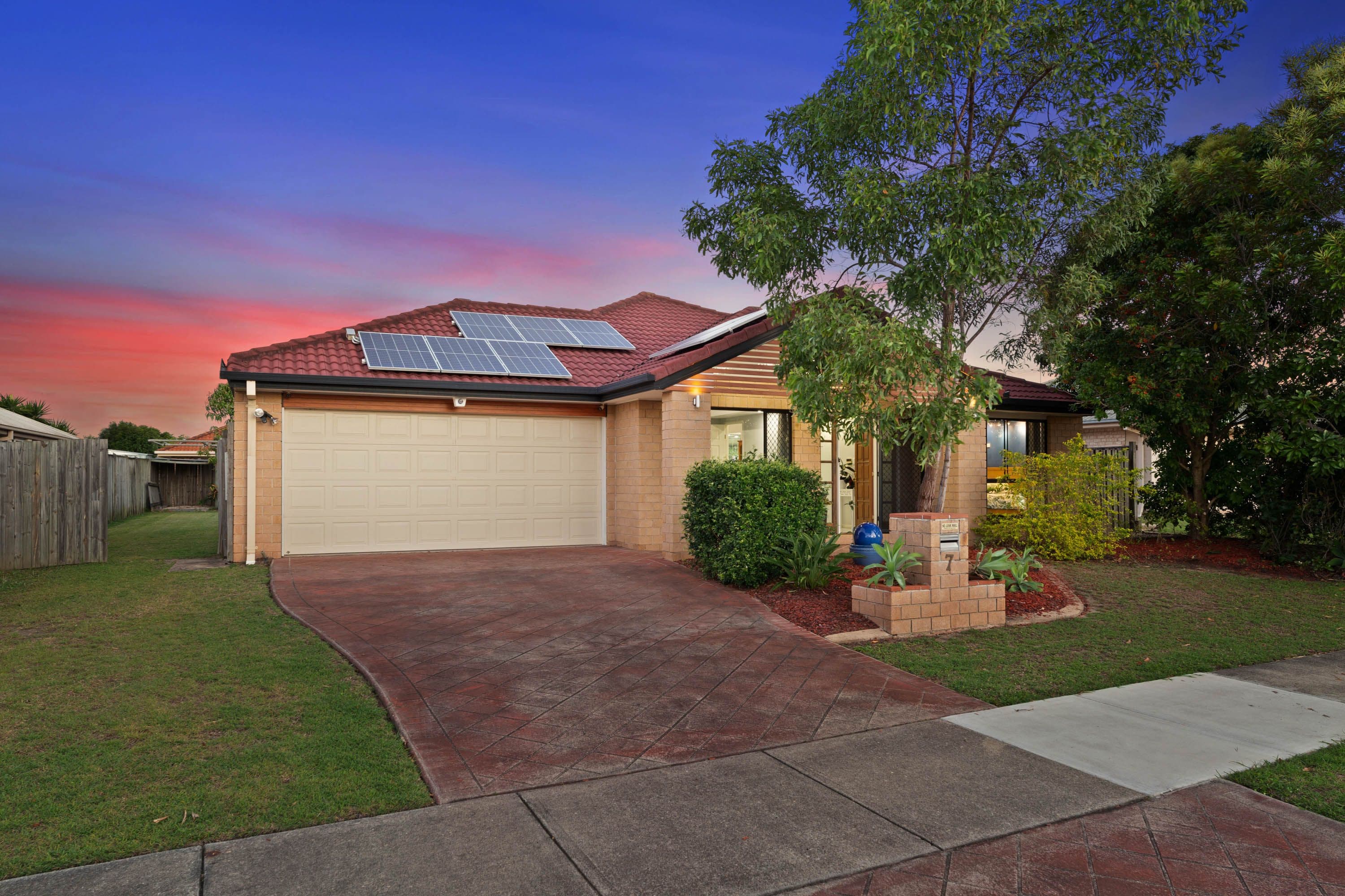 7 Petermann Drive, North Lakes QLD 4509, North Lakes - Thumbnail 2