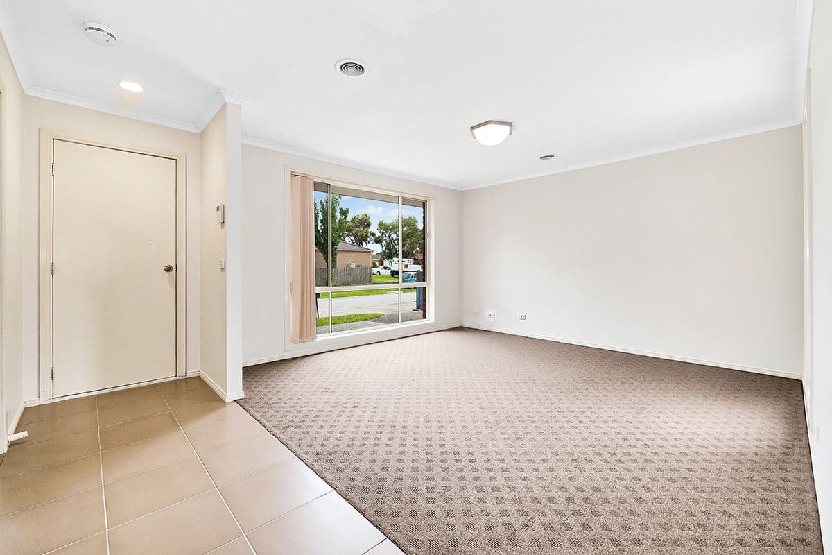 3 Genoa Way, Cranbourne West VIC 3977, Cranbourne West - Thumbnail 3