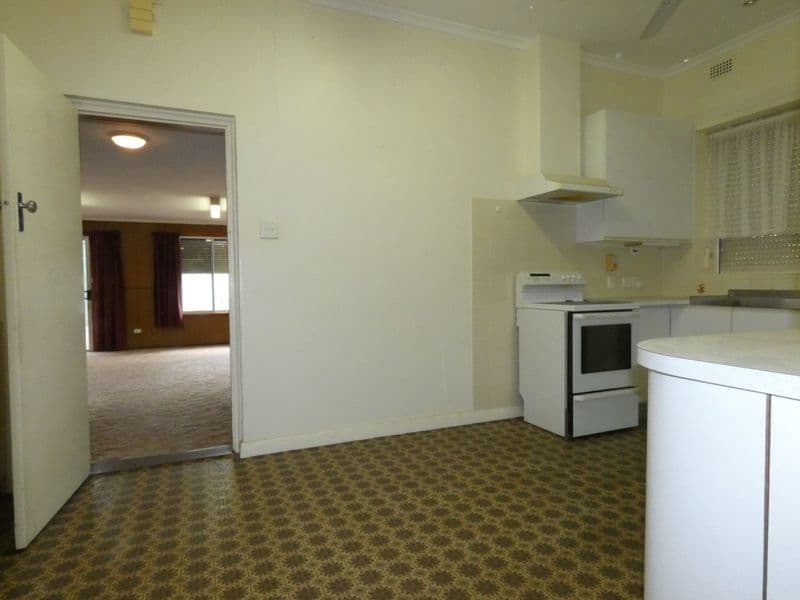8 Fourth Street, Warooka SA 5577, Warooka - Thumbnail 3