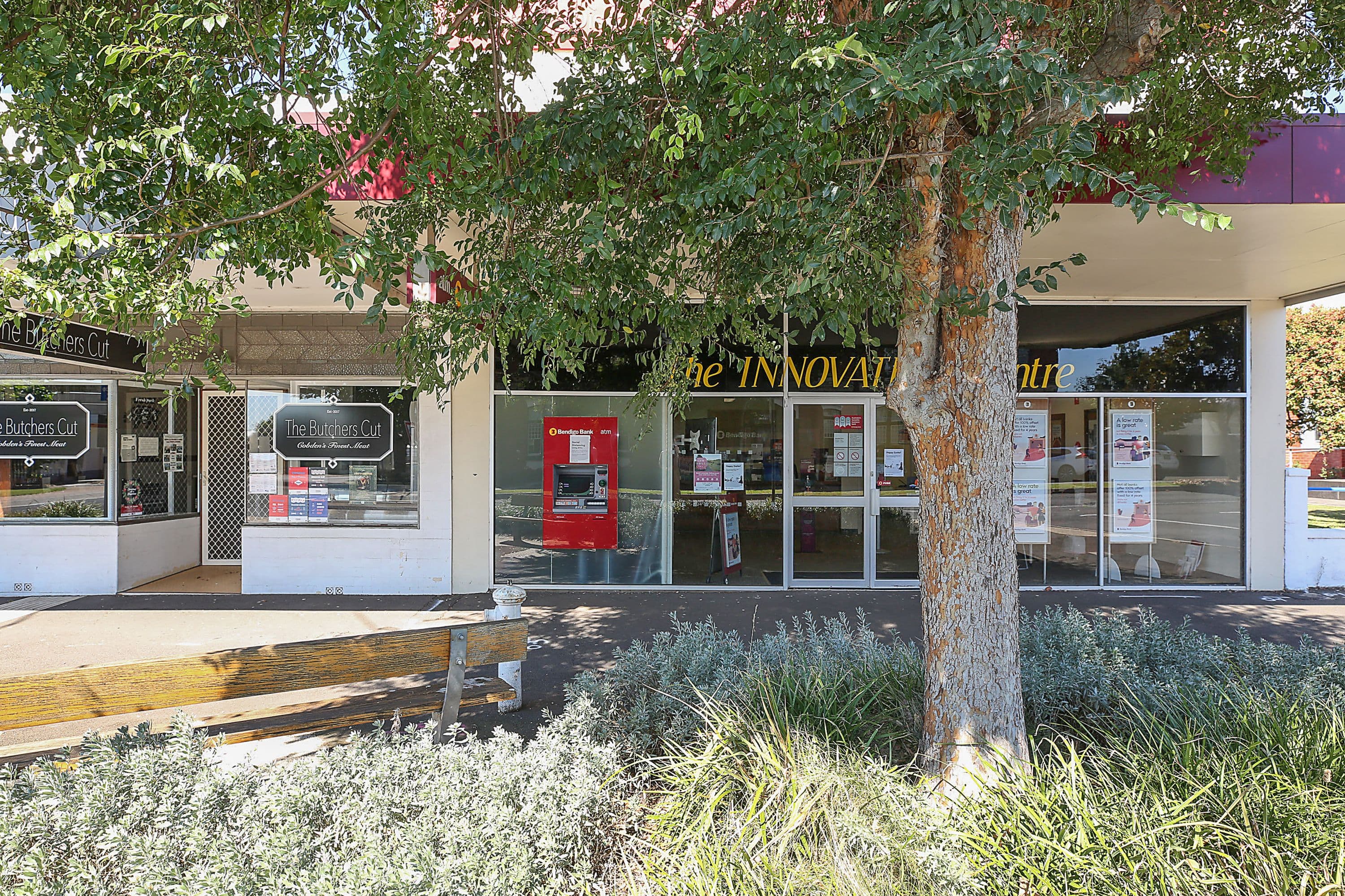 37 Curdie Street, Cobden VIC 3266, Cobden - Thumbnail 2