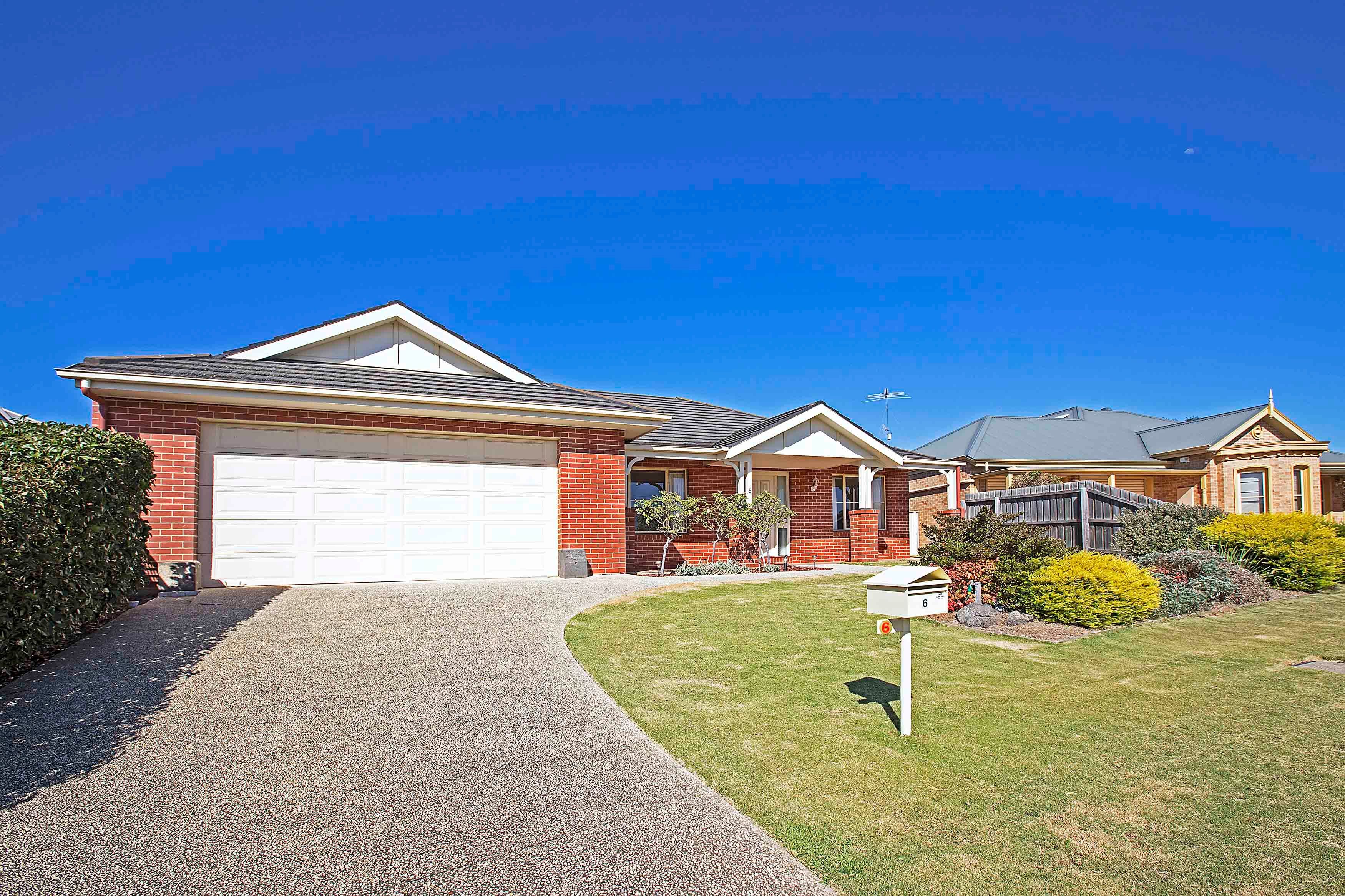 6 Cedarville Close, Highton VIC 3216, Highton - Thumbnail 2