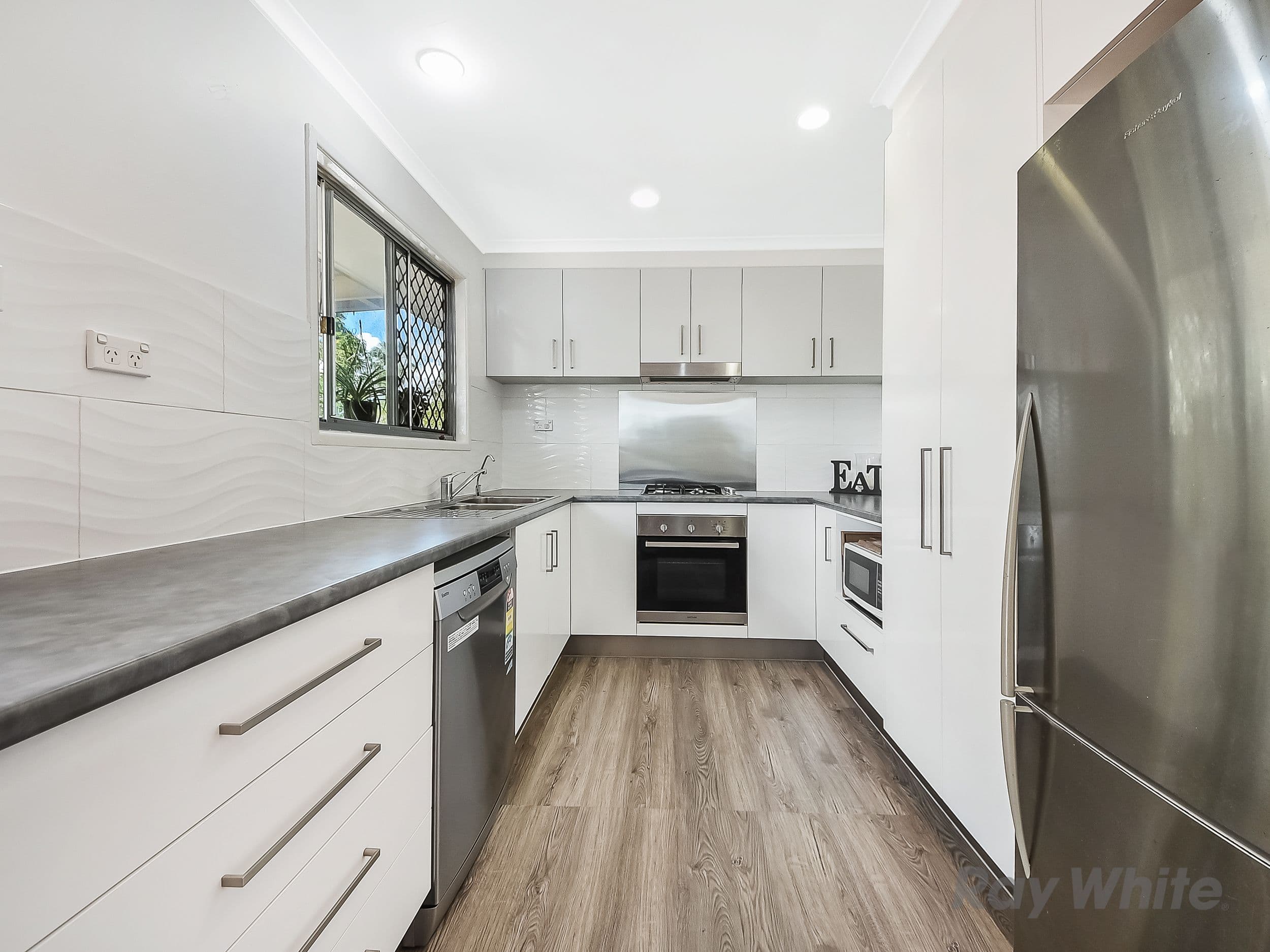 3 Roy Court, Lawnton QLD 4501, Lawnton - Thumbnail 2