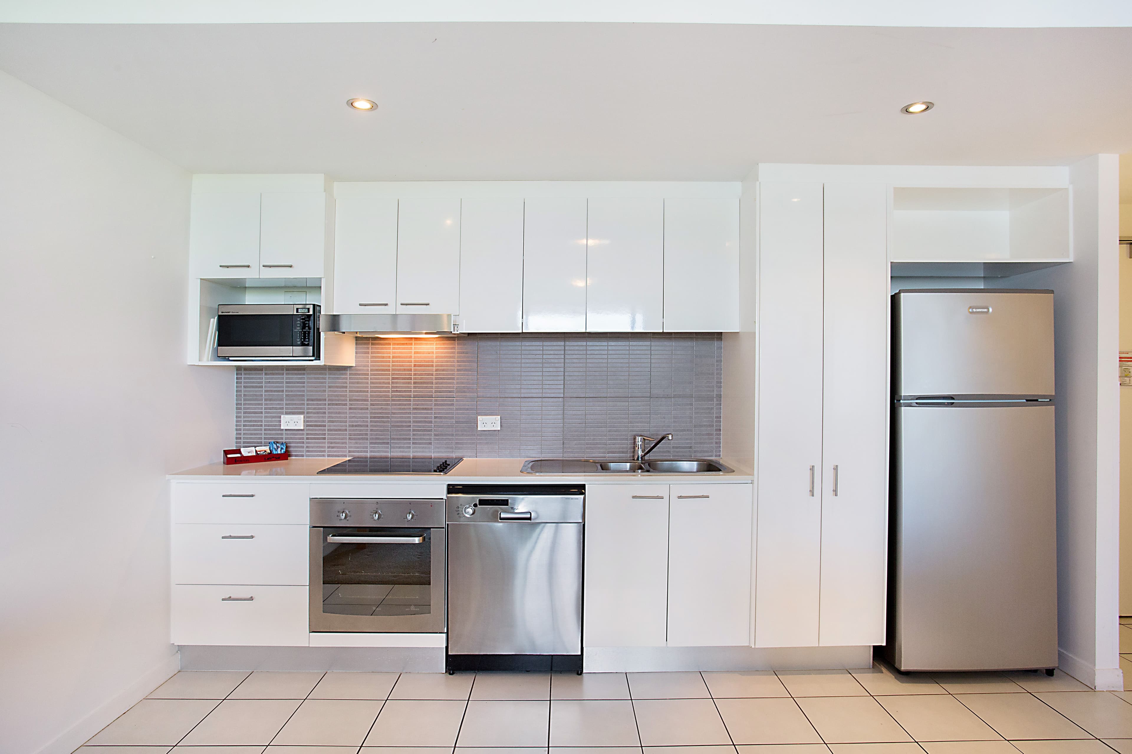 2204 'Freshwater Point' 33 T E Peters Drive, Broadbeach Waters QLD 4218, Broadbeach Waters - Thumbnail 3