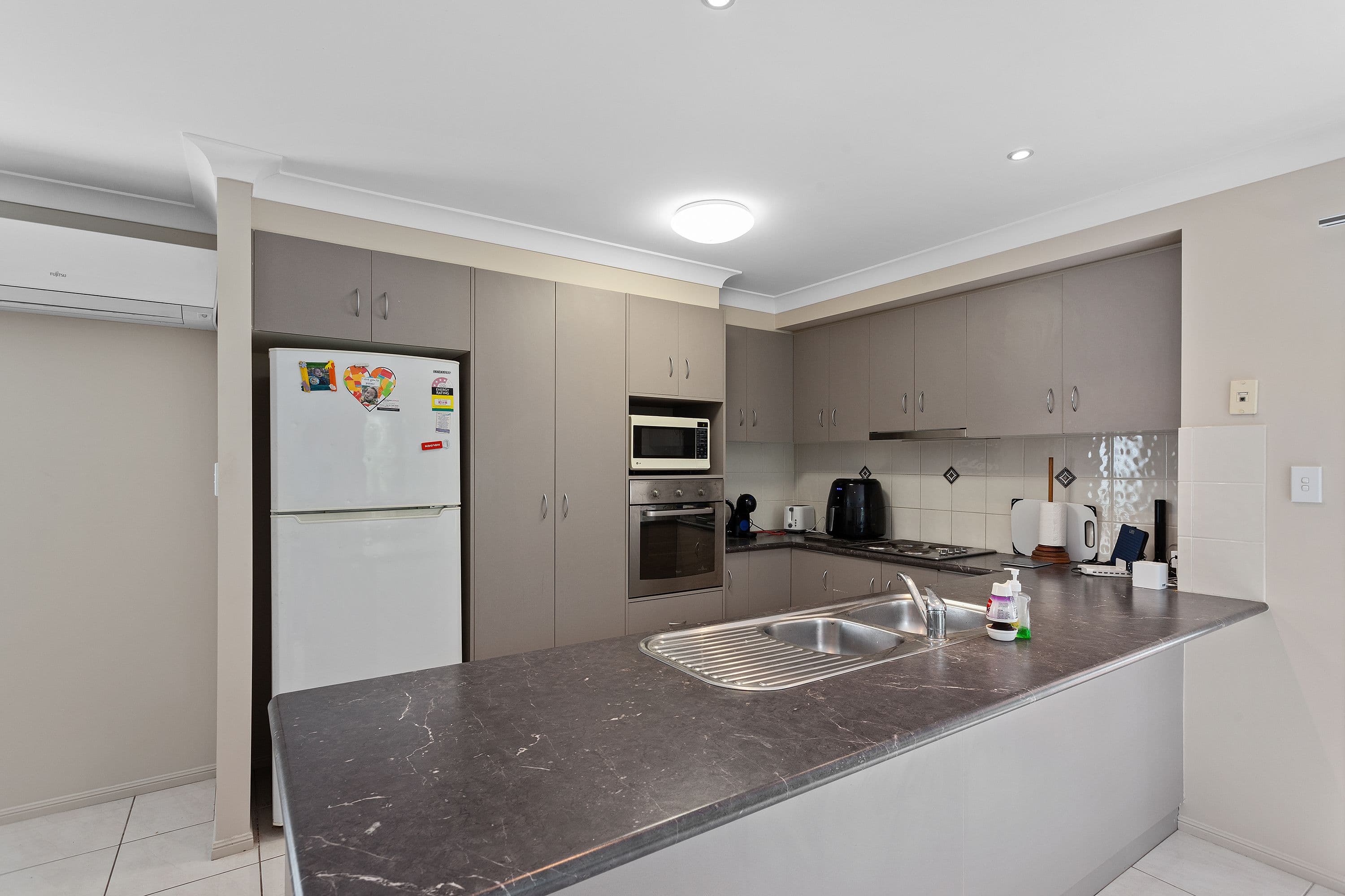 89 Kearney Street, Kearneys Spring QLD 4350, Kearneys Spring - Thumbnail 2