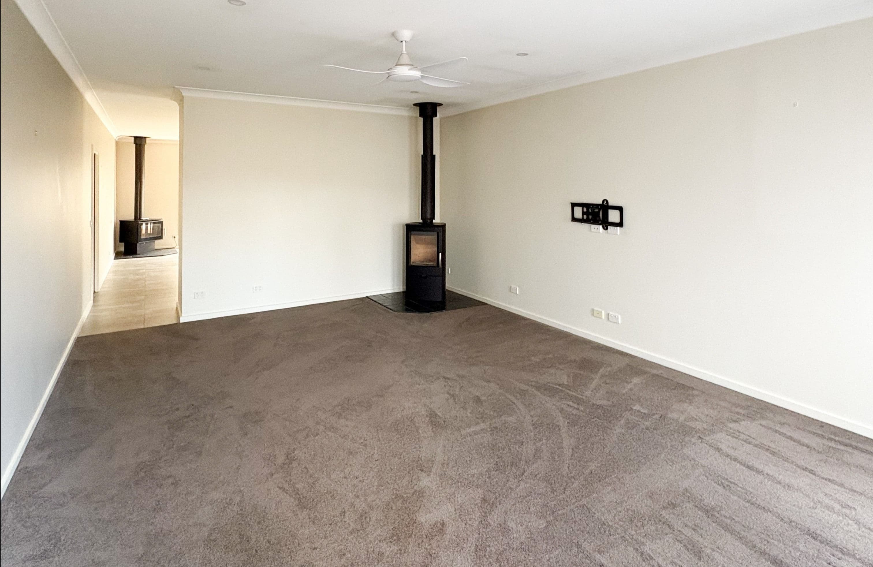 1/79 Cambridge Drive, Mansfield VIC 3722, Mansfield - Thumbnail 2