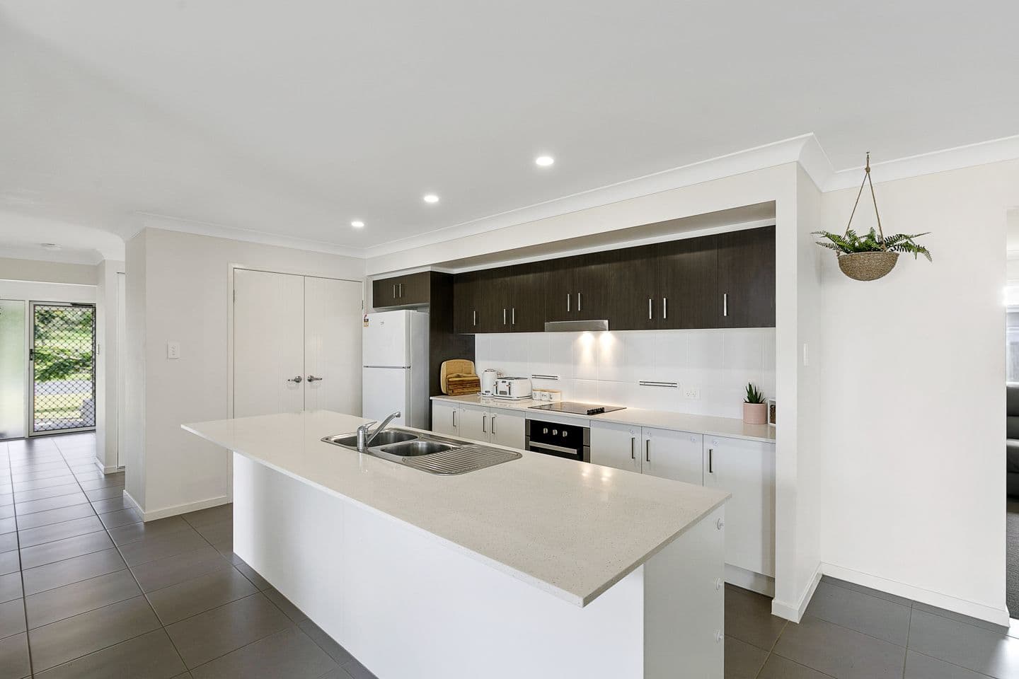 8B Jimilee Street, Dundowran Beach QLD 4655, Dundowran Beach - Thumbnail 4