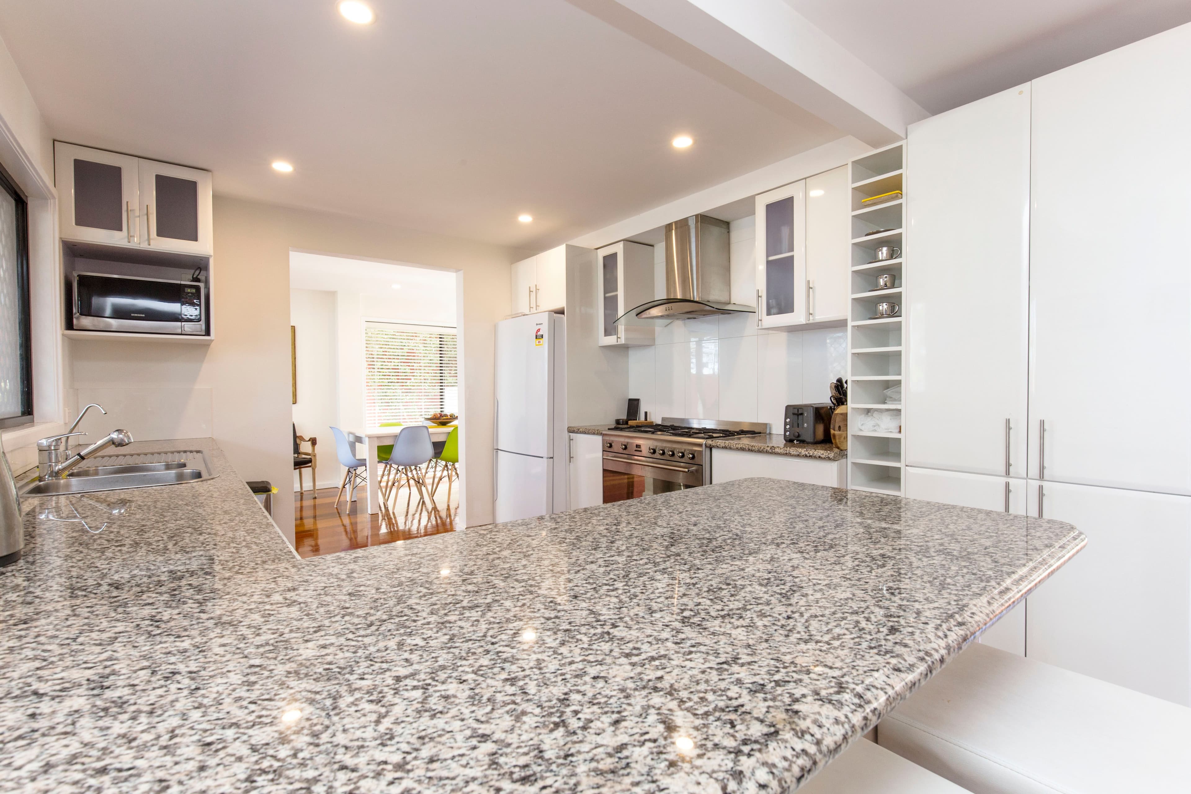 10 Pier Place, Bundabah - Thumbnail 2