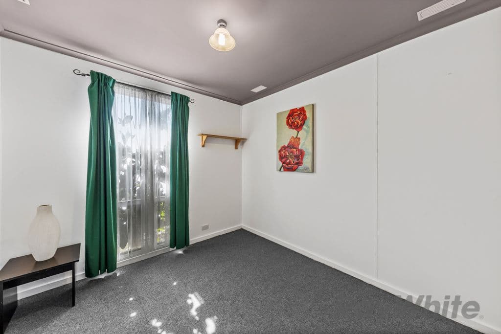 24 Valentine Crescent, Sunshine West VIC 3020, Sunshine West - Thumbnail 7