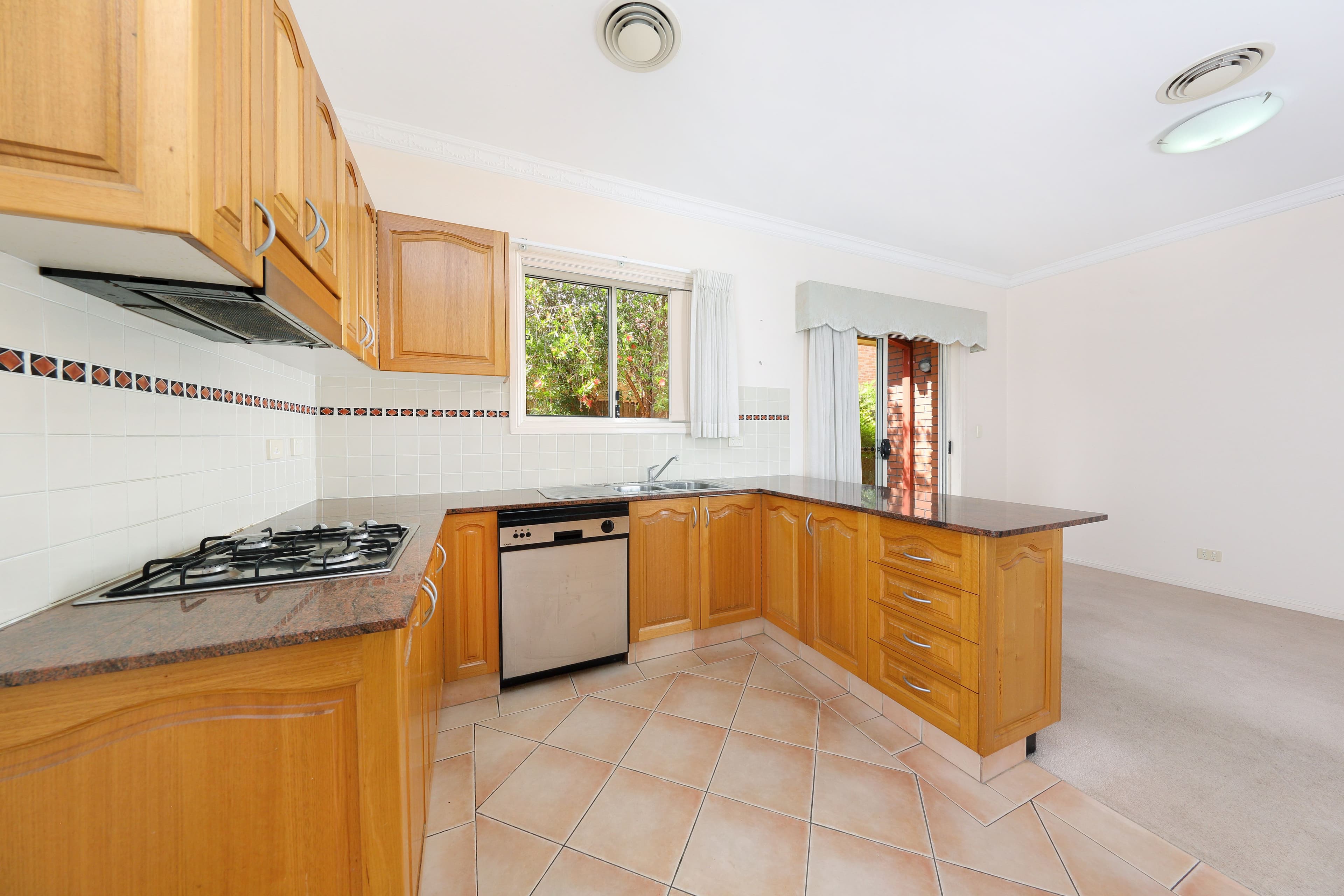 8 Louisa Street, Oatley NSW 2223, Oatley - Thumbnail 5