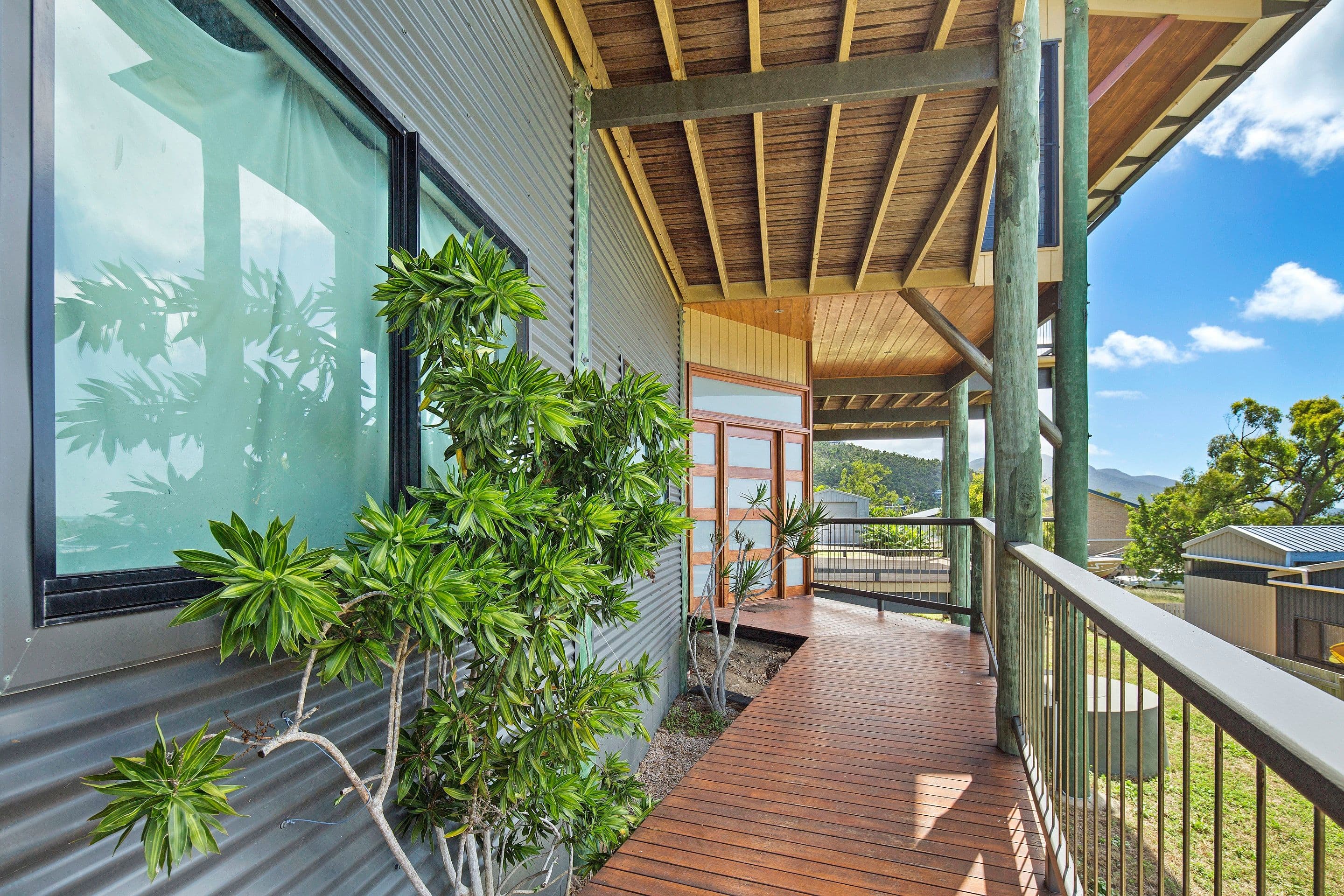 71 Gloucester Avenue, Hideaway Bay QLD 4800, Hideaway Bay - Thumbnail 4
