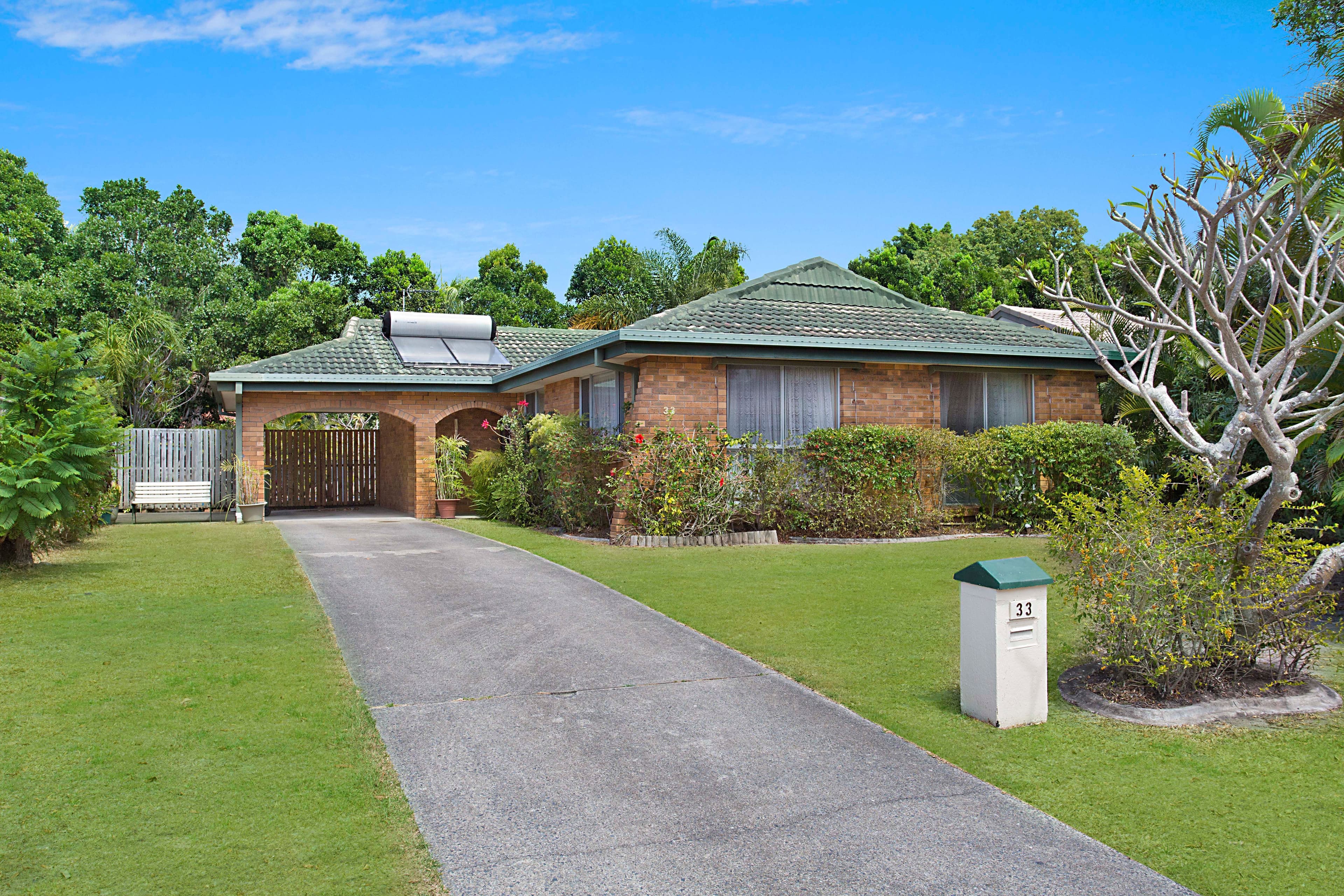 33 Sigatoka Place, Clear Island Waters QLD 4226, Clear Island Waters - Thumbnail 3