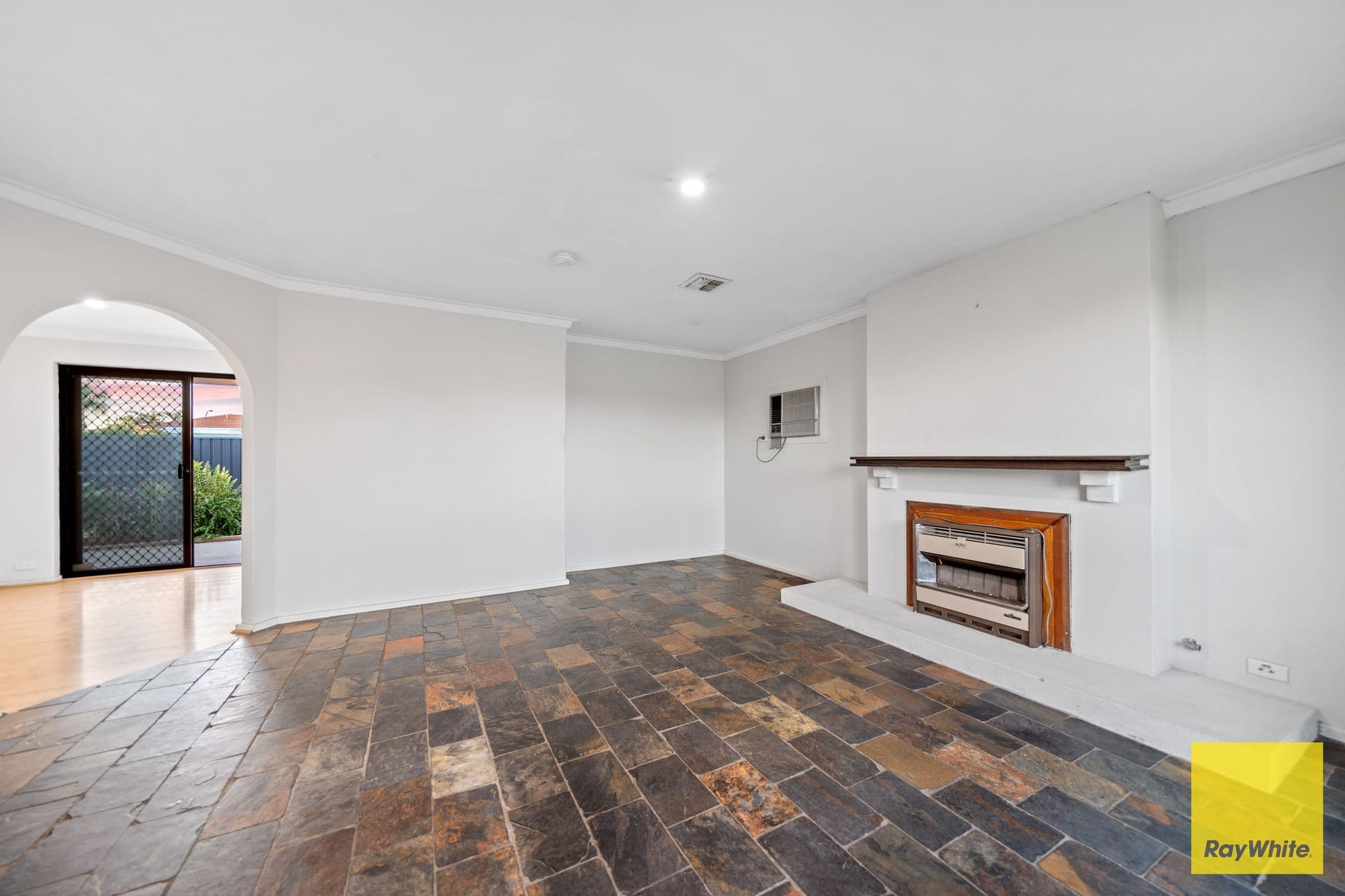 33 Mereworth Way, Marangaroo WA 6064, Marangaroo - Thumbnail 4