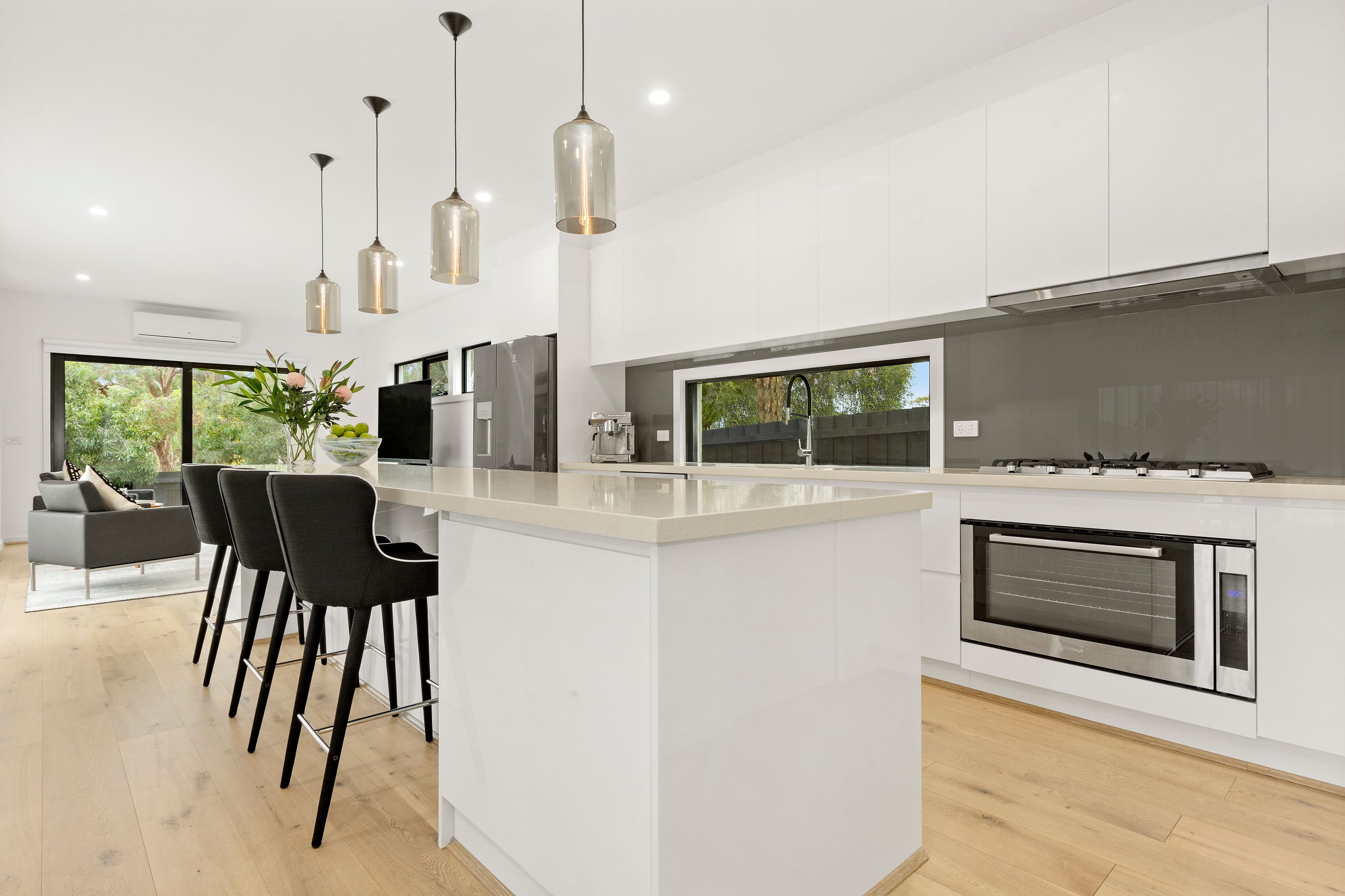 2 Swanson Crescent, Chadstone VIC 3148, Chadstone - Thumbnail 2