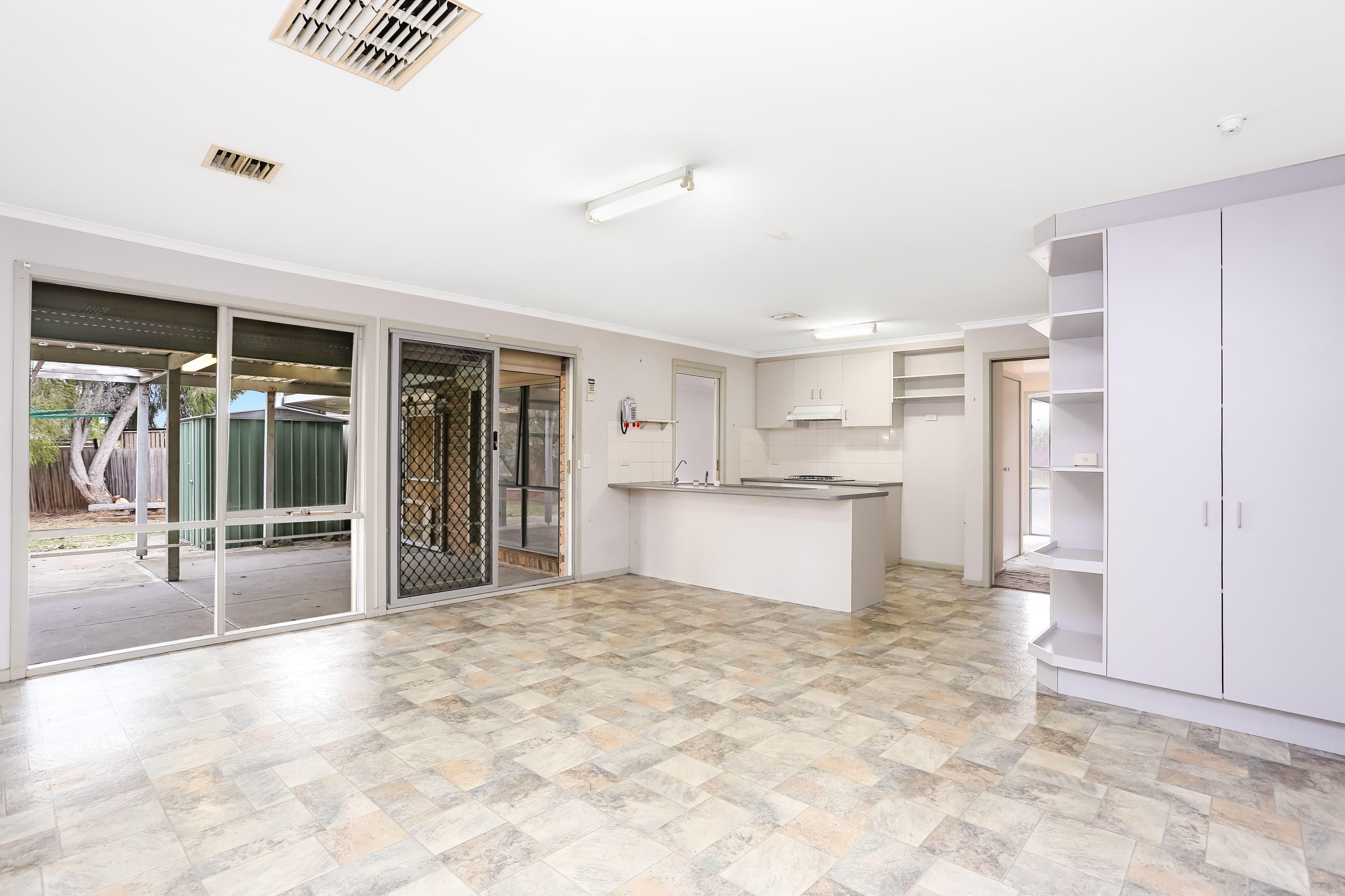 5 Flintoff Court, Mill Park VIC 3082, Mill Park - Thumbnail 2