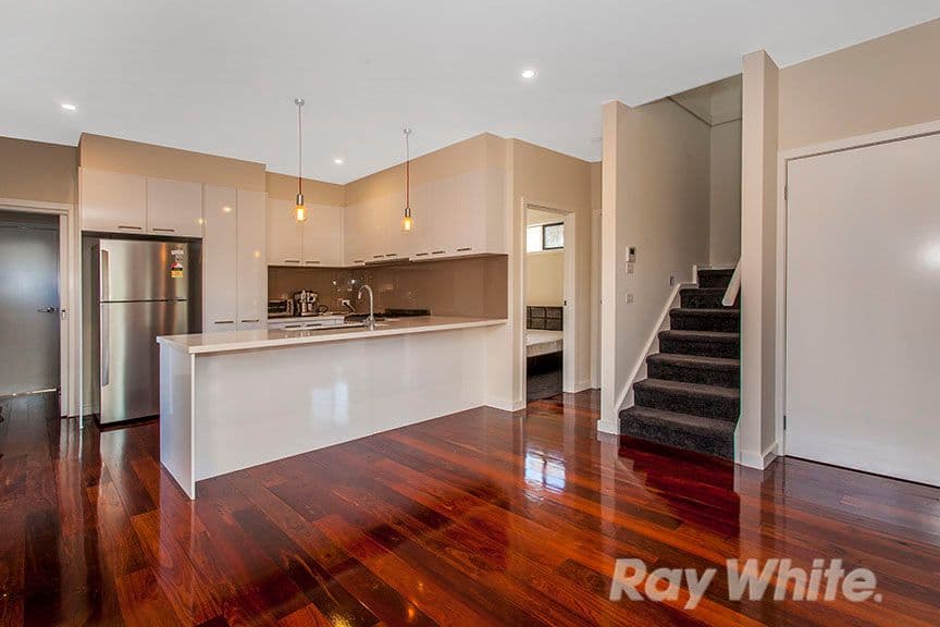 1/10 Davison Street, Mitcham VIC 3132, Mitcham - Thumbnail 2