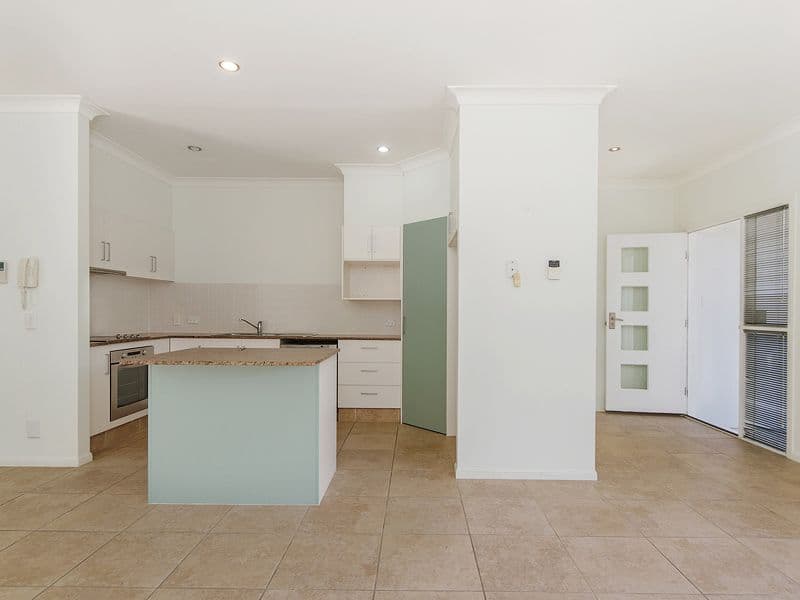 6 Longsdale Place, Varsity Lakes QLD 4227, Varsity Lakes - Thumbnail 5