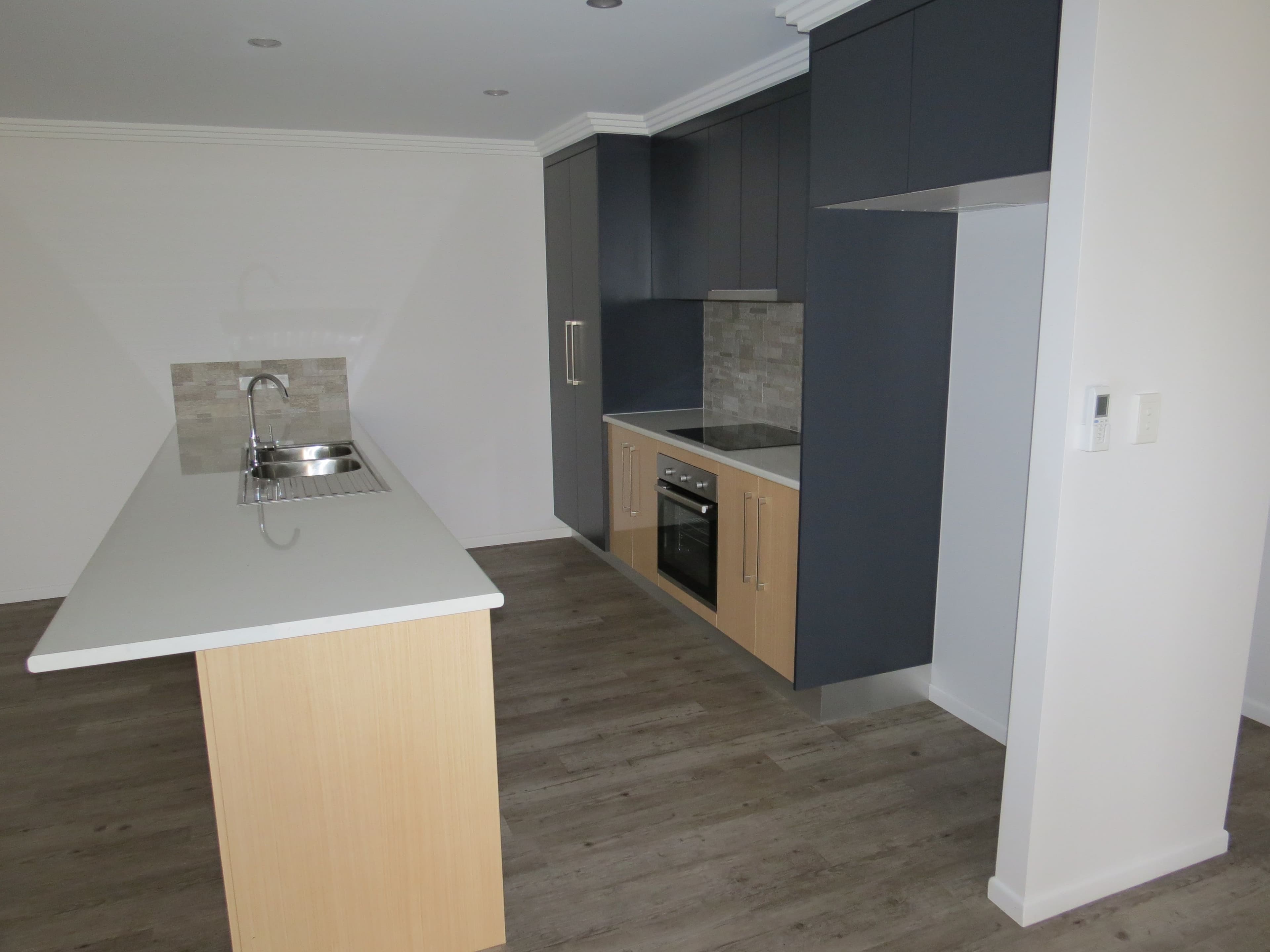 10 Milliken Street, Emerald QLD 4720, Emerald - Thumbnail 4