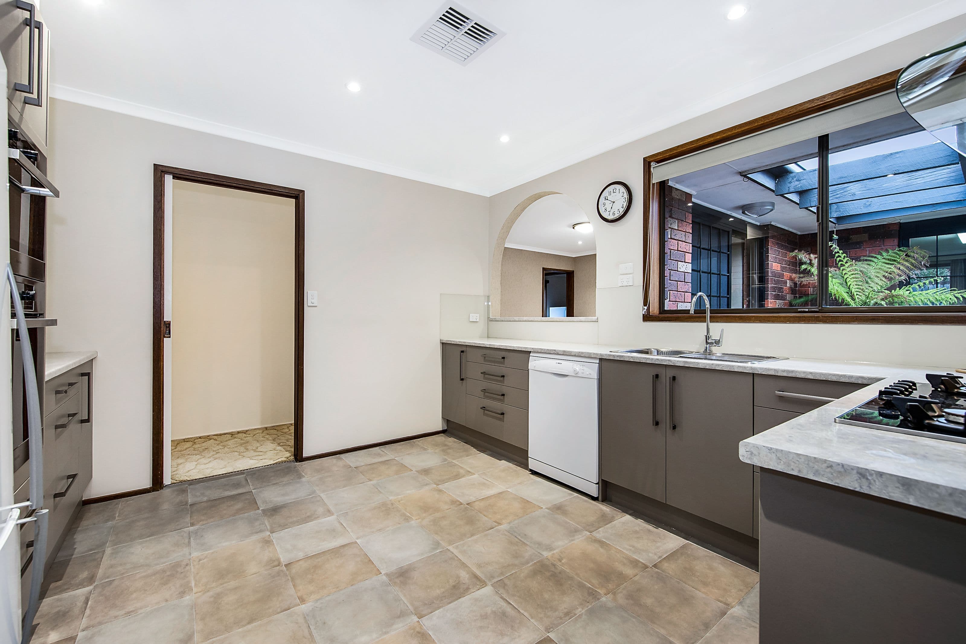 24 Kawana Crescent, Glen Waverley VIC 3150, Glen Waverley - Thumbnail 8