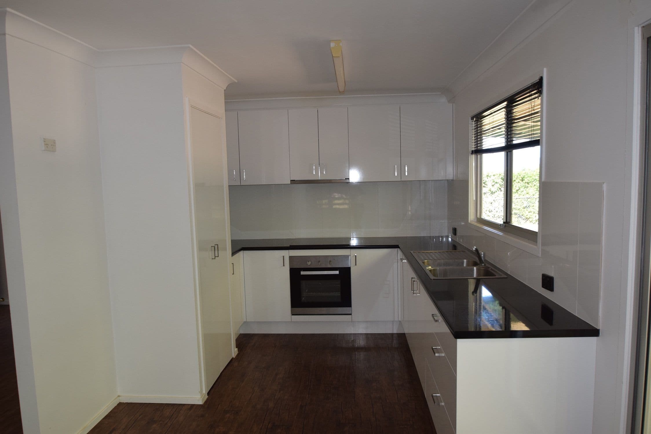 8 Elizabeth Street, Esk QLD 4312, Esk - Thumbnail 2