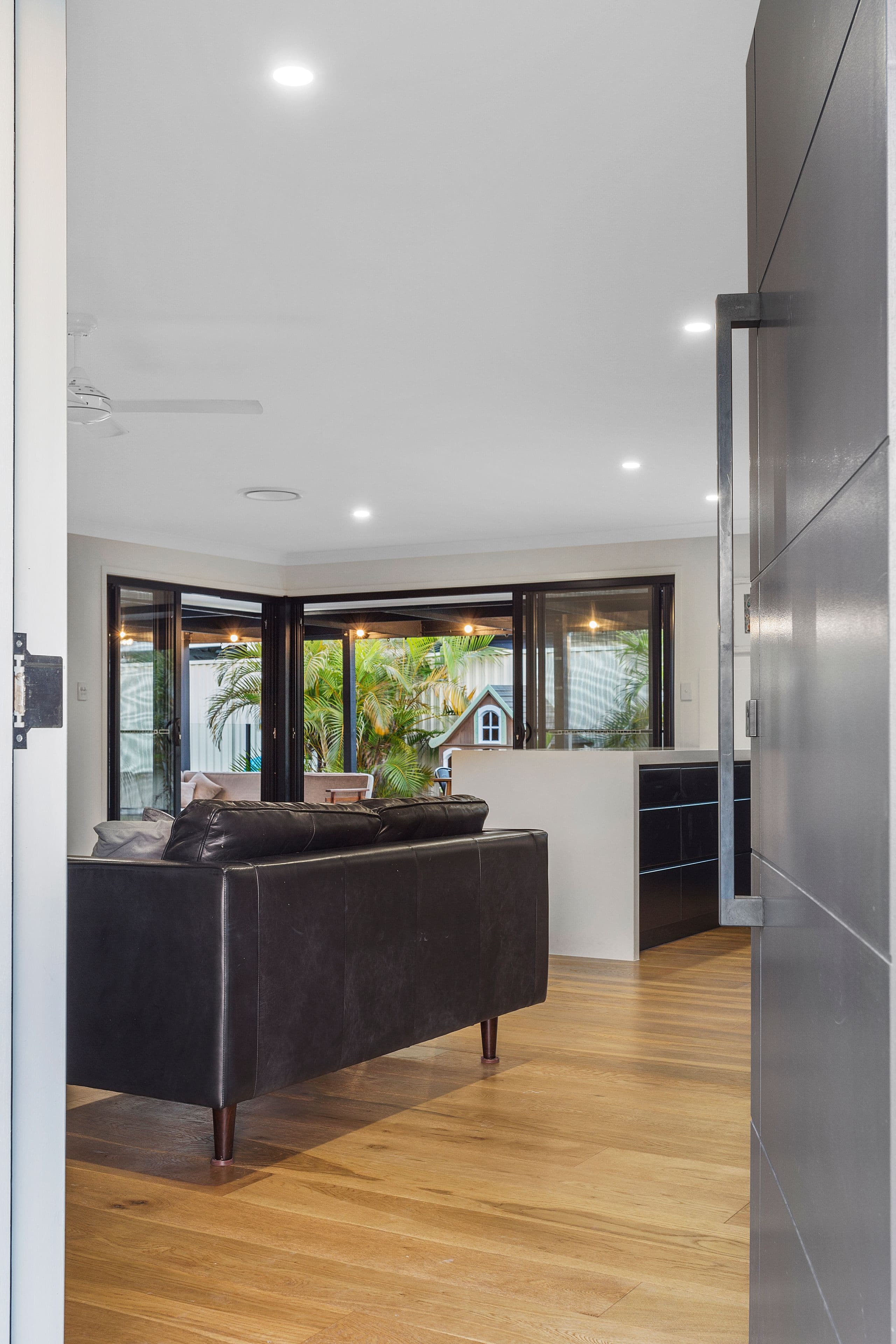3 Oakland Court, Burleigh Waters QLD 4220, Burleigh Waters - Thumbnail 2
