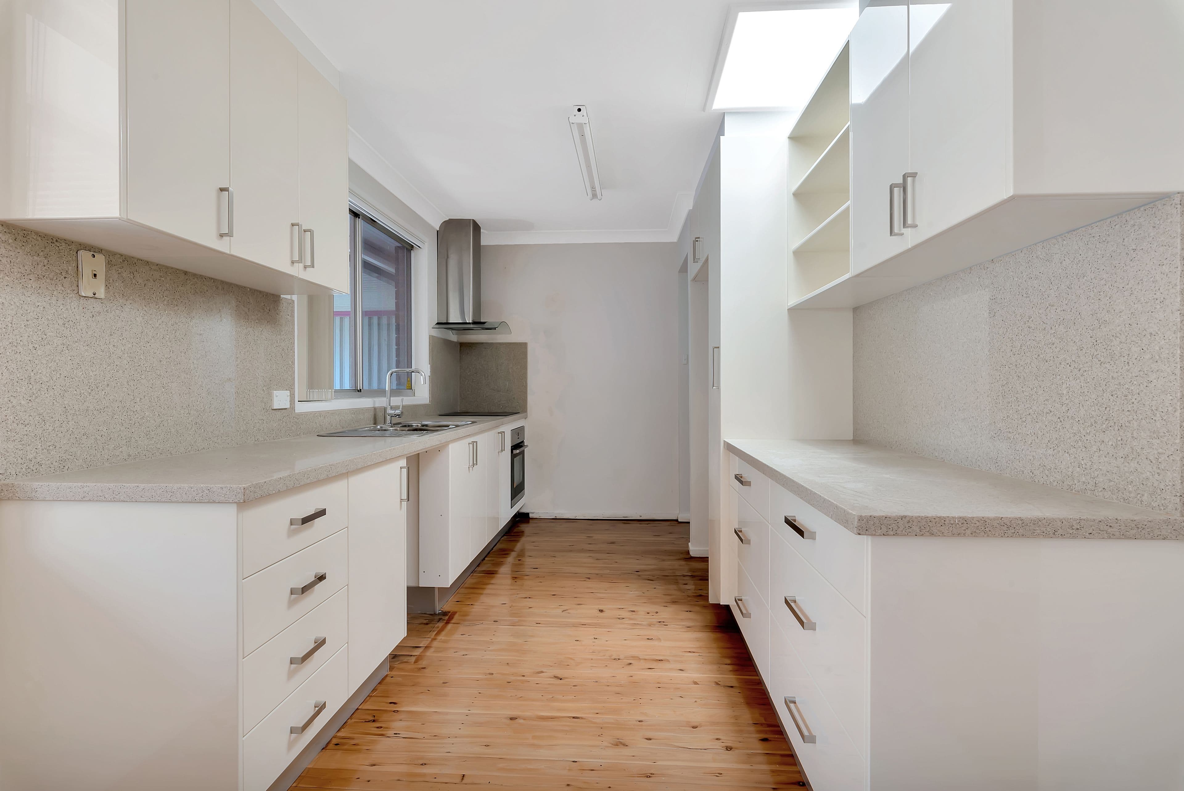 4 Hakea Close, Casula - Thumbnail 2