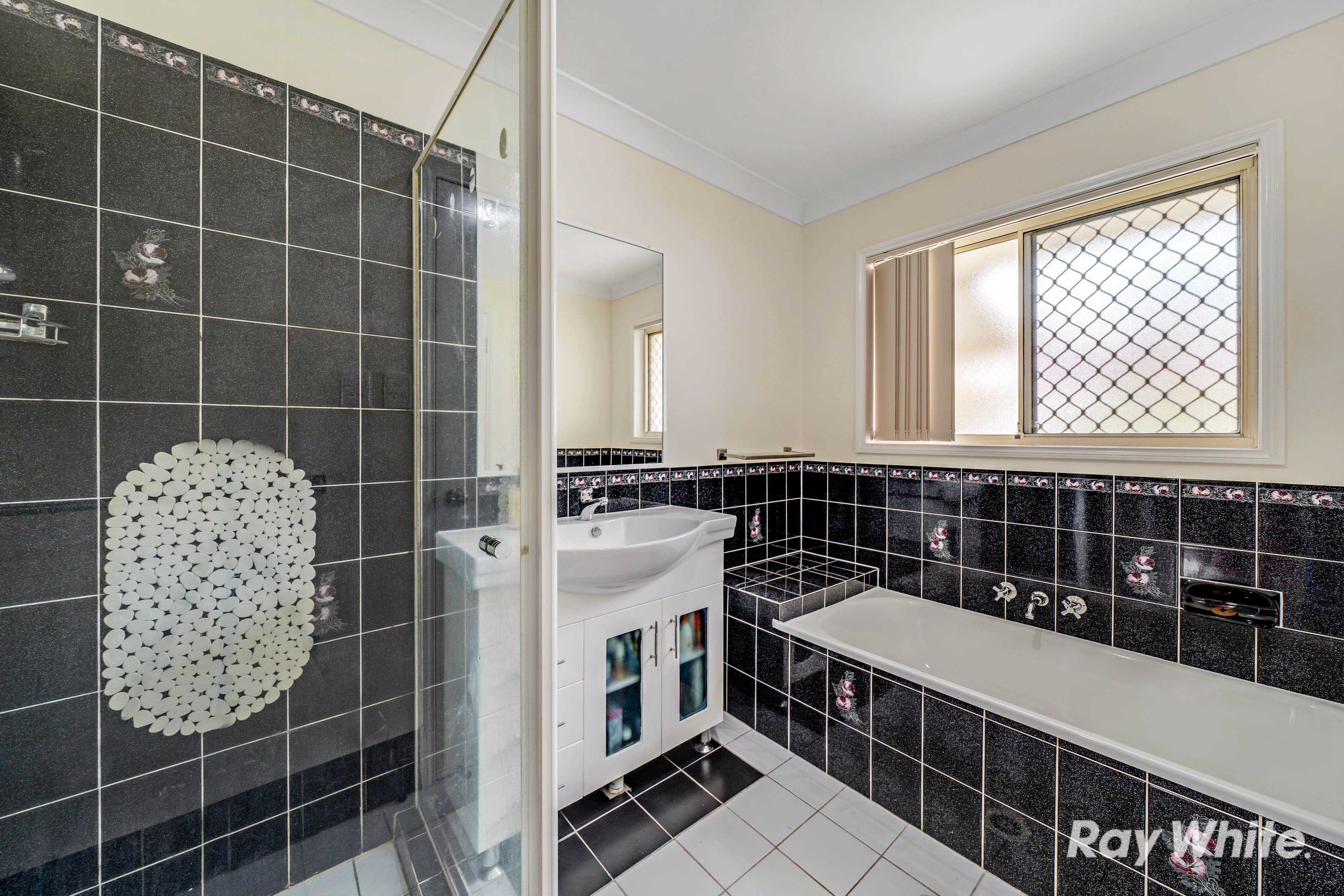 4 Solandra Circuit, Regents Park QLD 4118, Regents Park - Thumbnail 8
