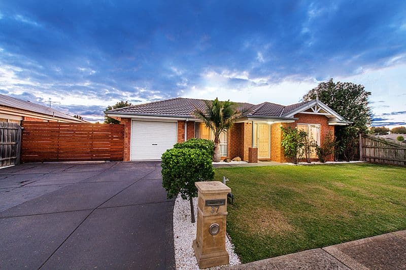 37 Geebung Road, Cranbourne West VIC 3977, Cranbourne West - Thumbnail 2