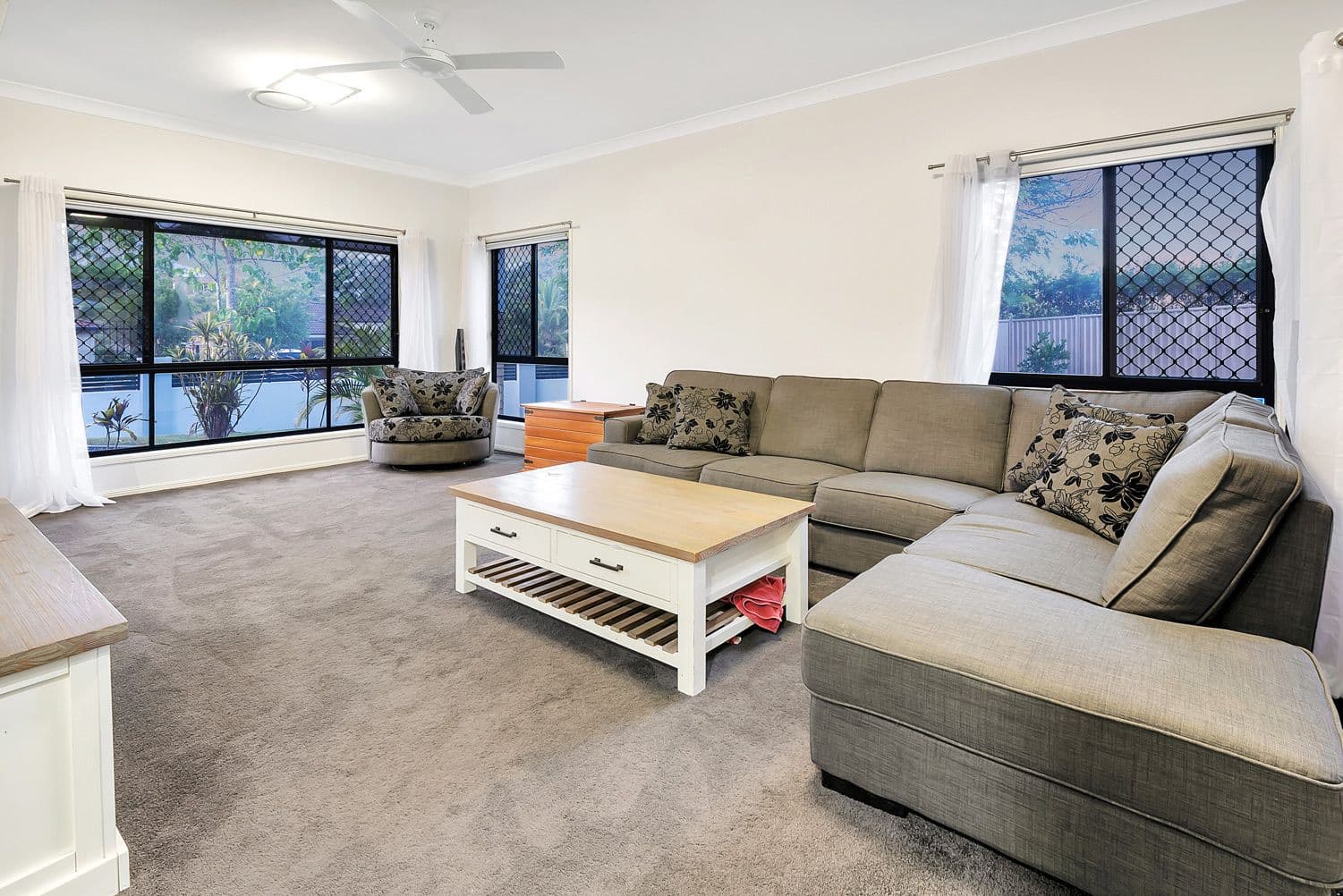 14 Catchlove Street, Maudsland QLD 4210, Maudsland - Thumbnail 7