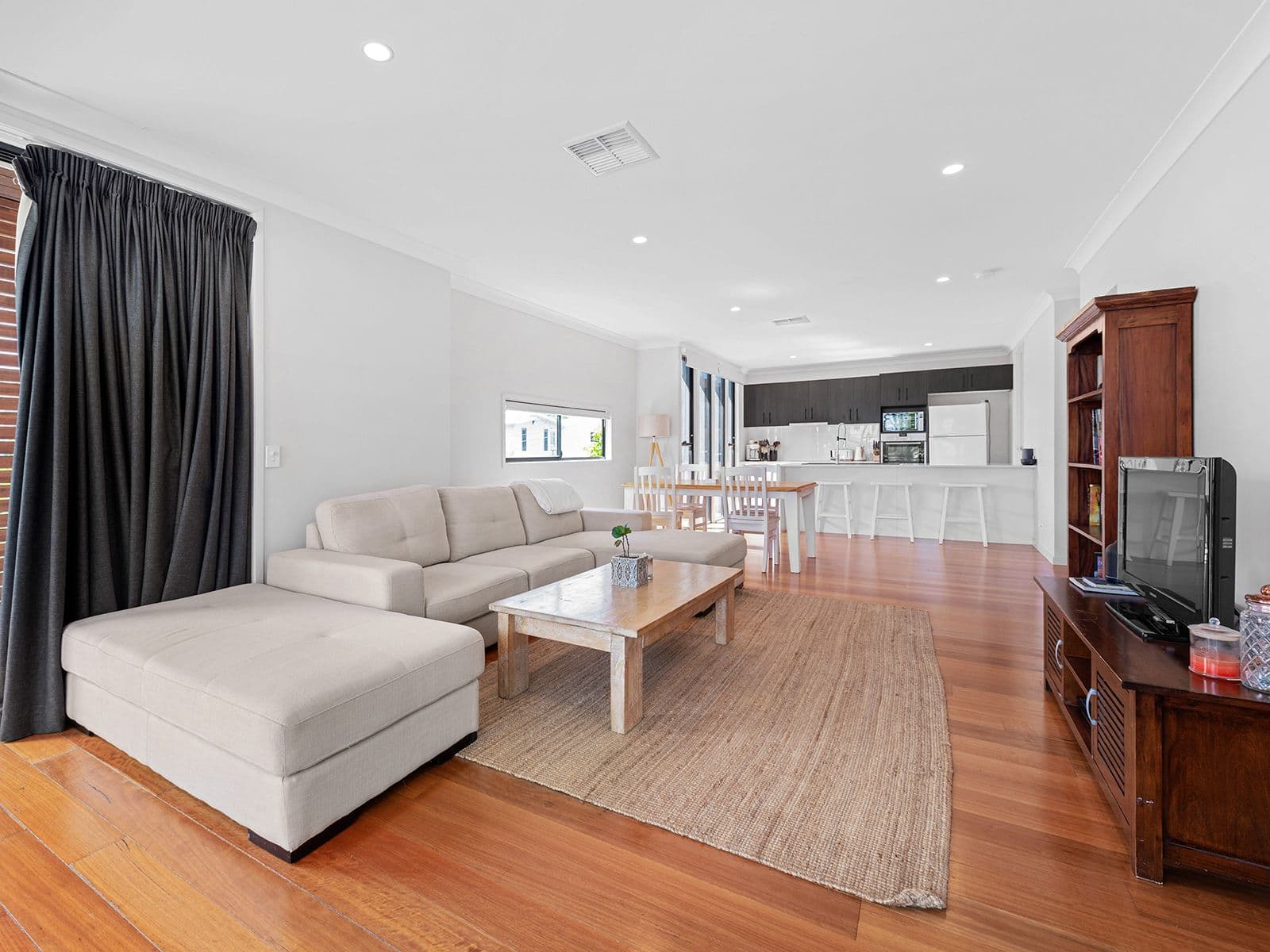 74 Jamieson Street, Bulimba QLD 4171, Bulimba - Thumbnail 3
