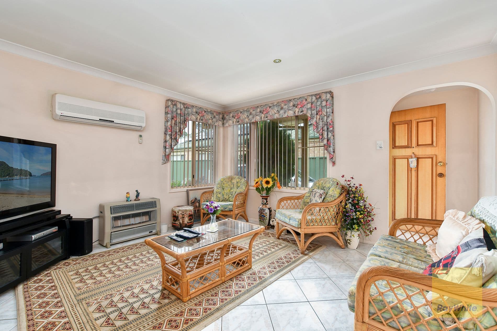 28 McEvoy Avenue, Umina Beach NSW 2257, Umina Beach - Thumbnail 2