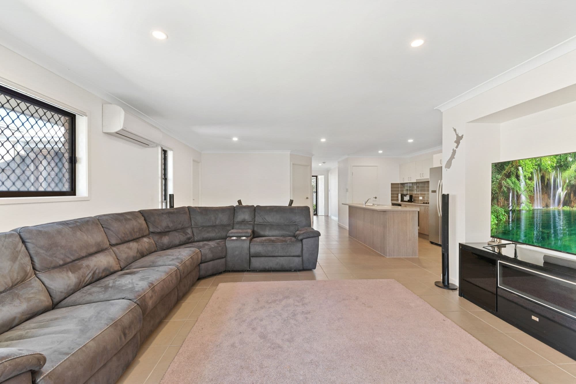 4 Tamarin Court, Dakabin QLD 4503, Dakabin - Thumbnail 3