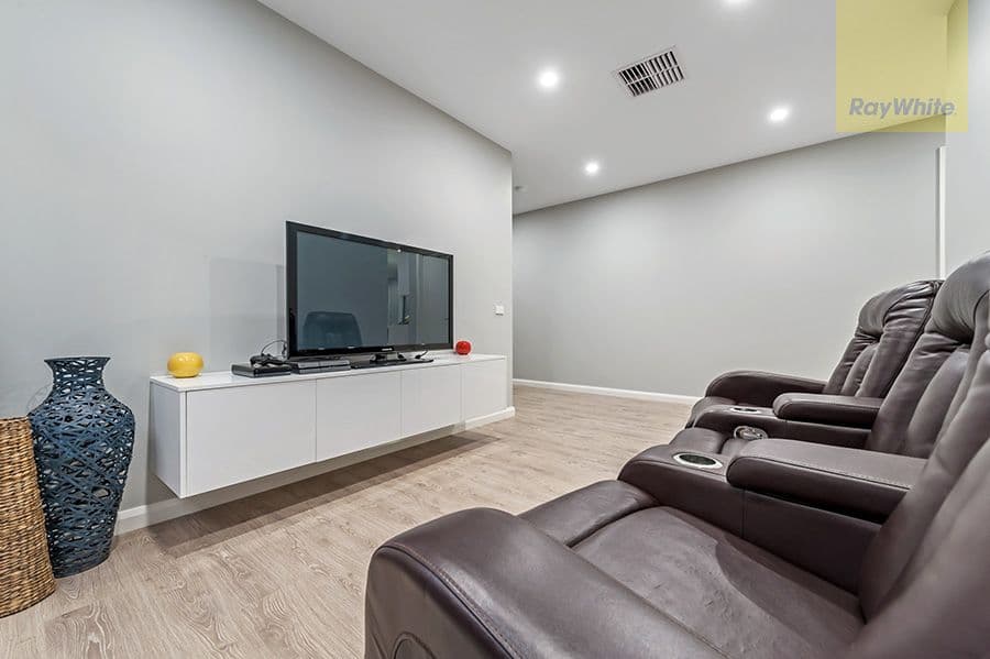 19 Pioneer Street, Craigieburn VIC 3064, Craigieburn - Thumbnail 2
